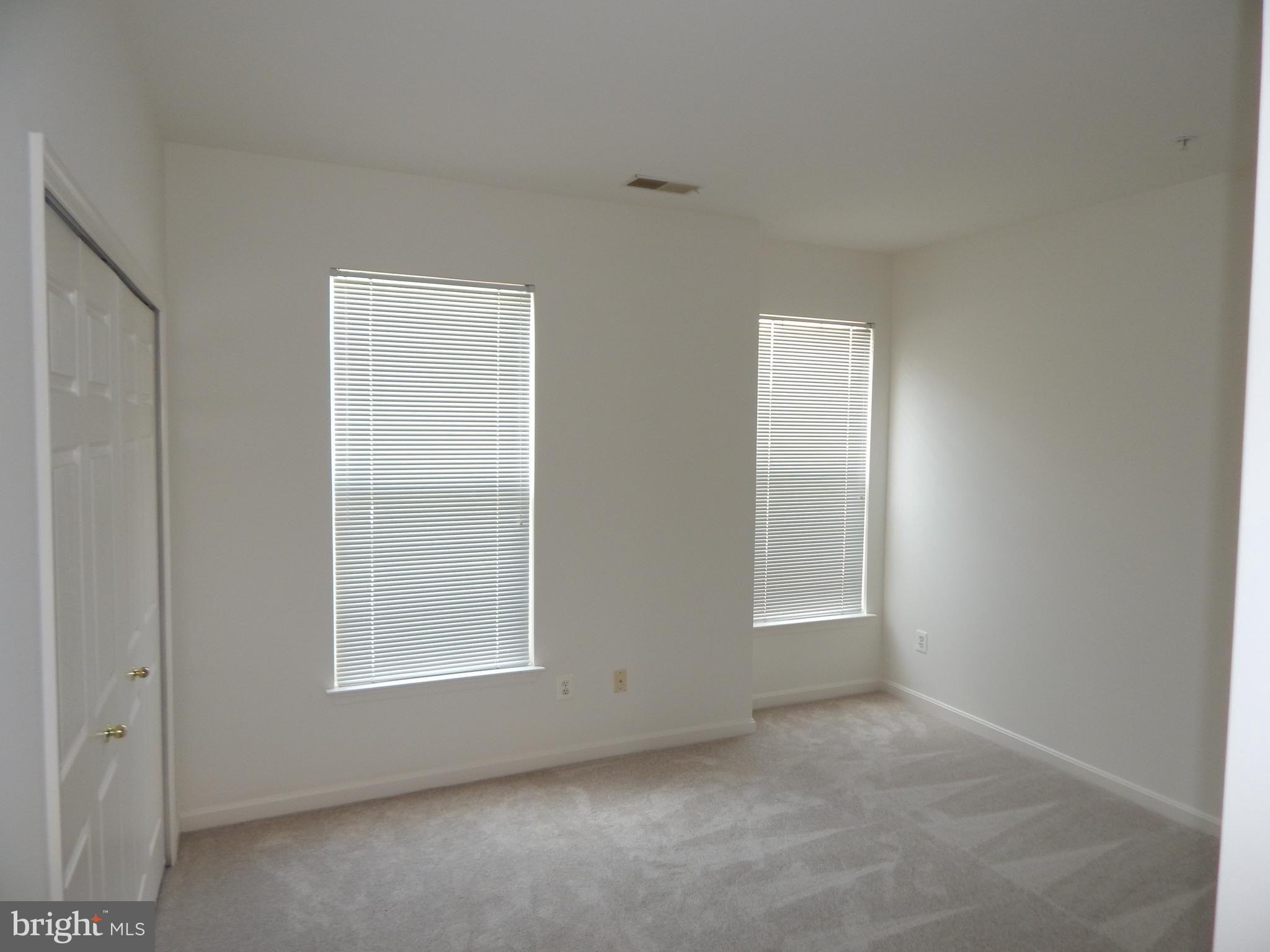 HOLLINGTON - Residential