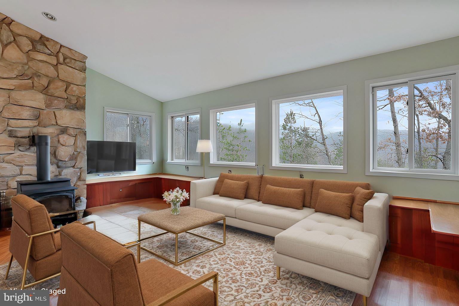 THE WOODS - Residential