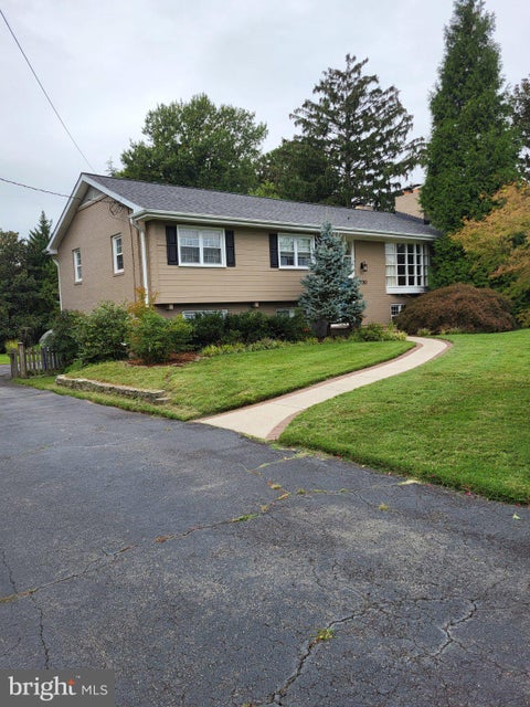 Photo of 9010 Longstreet Drive, MANASSAS, VA 20110 (MLS # VAMN2012002)