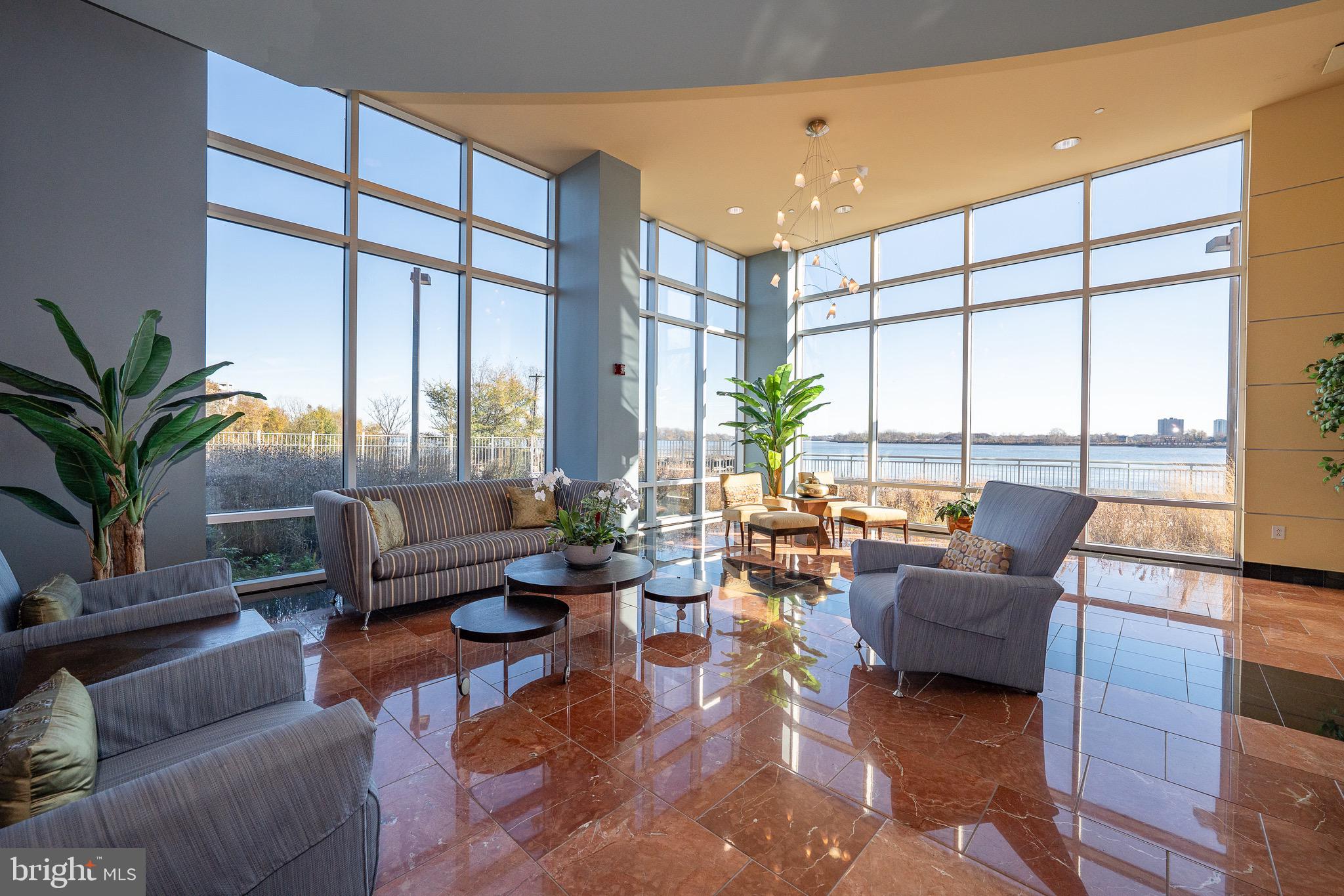 WATERFRONT SQUARE - Residential