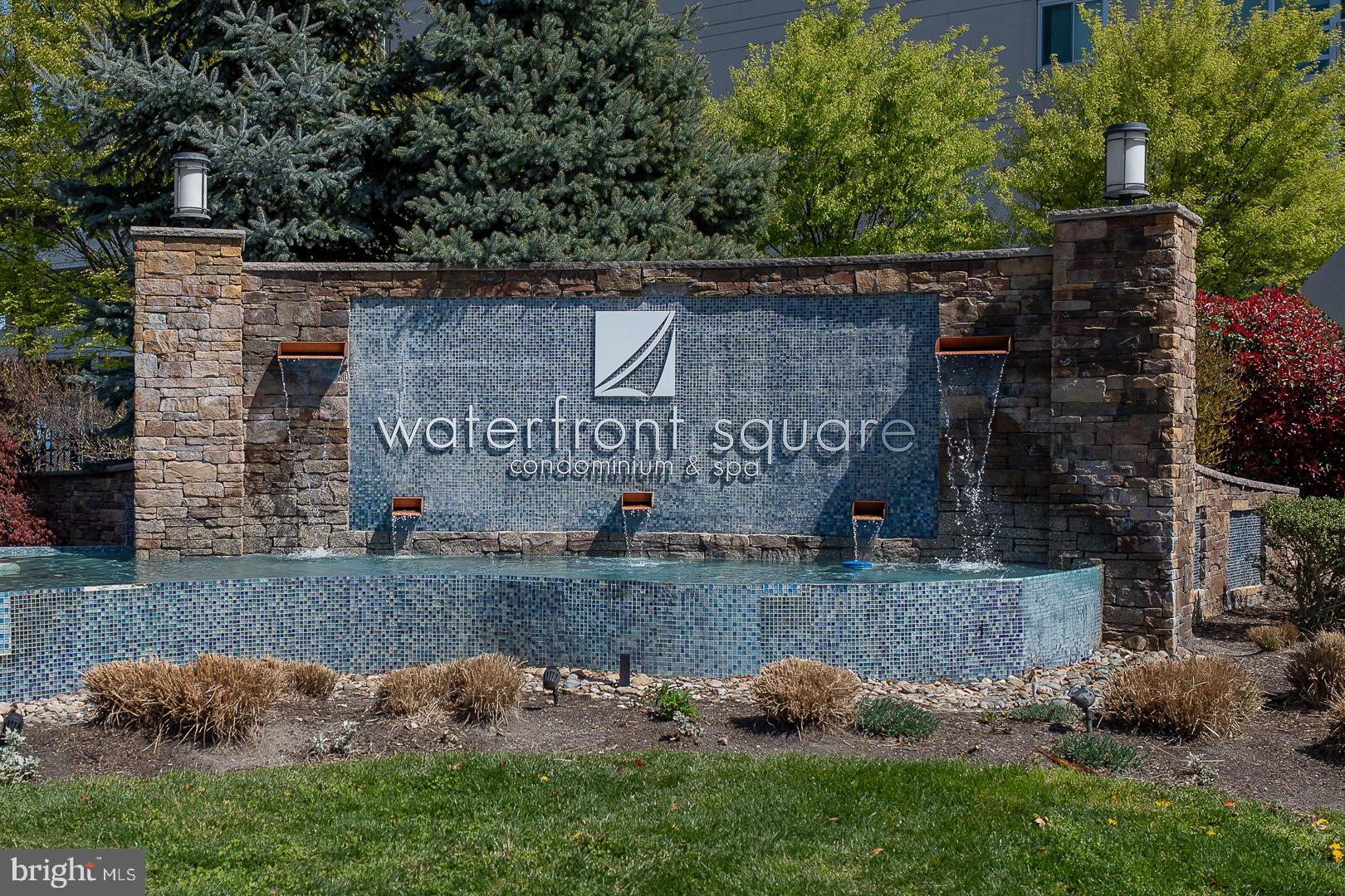 WATERFRONT SQUARE - Residential