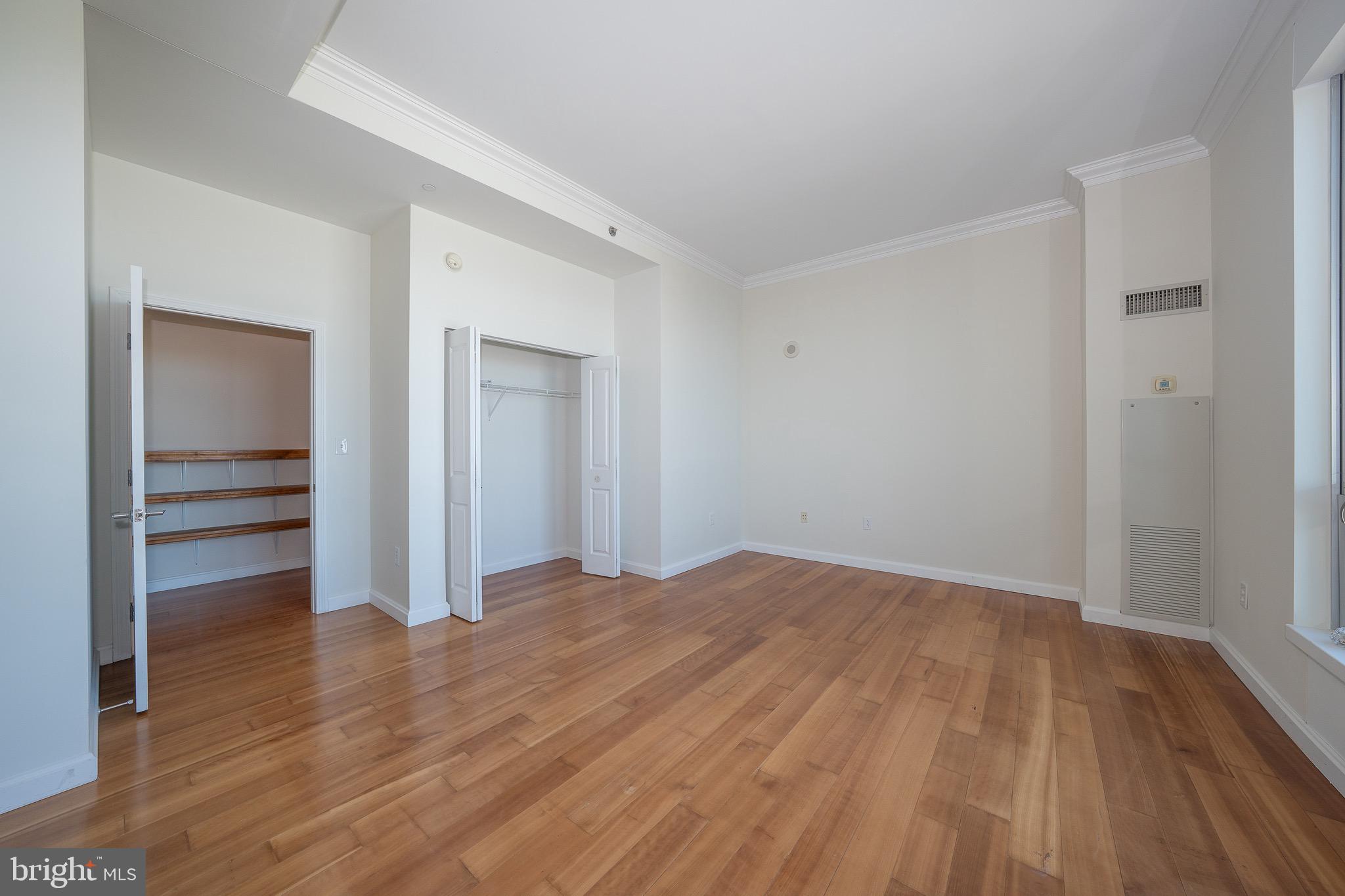 WATERFRONT SQUARE - Residential