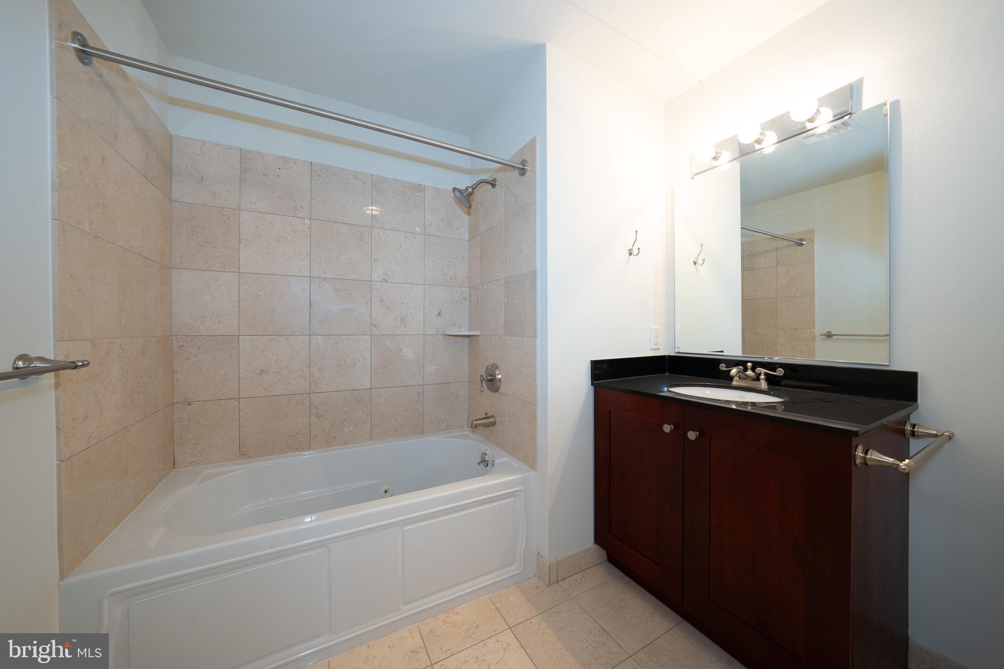 WATERFRONT SQUARE - Residential