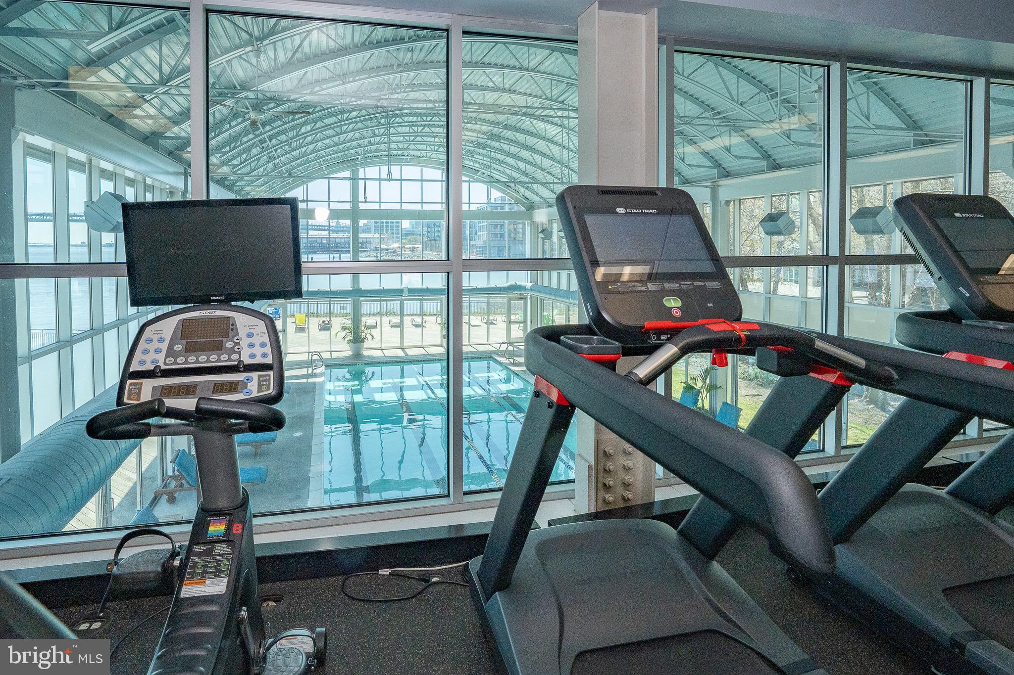 WATERFRONT SQUARE - Residential