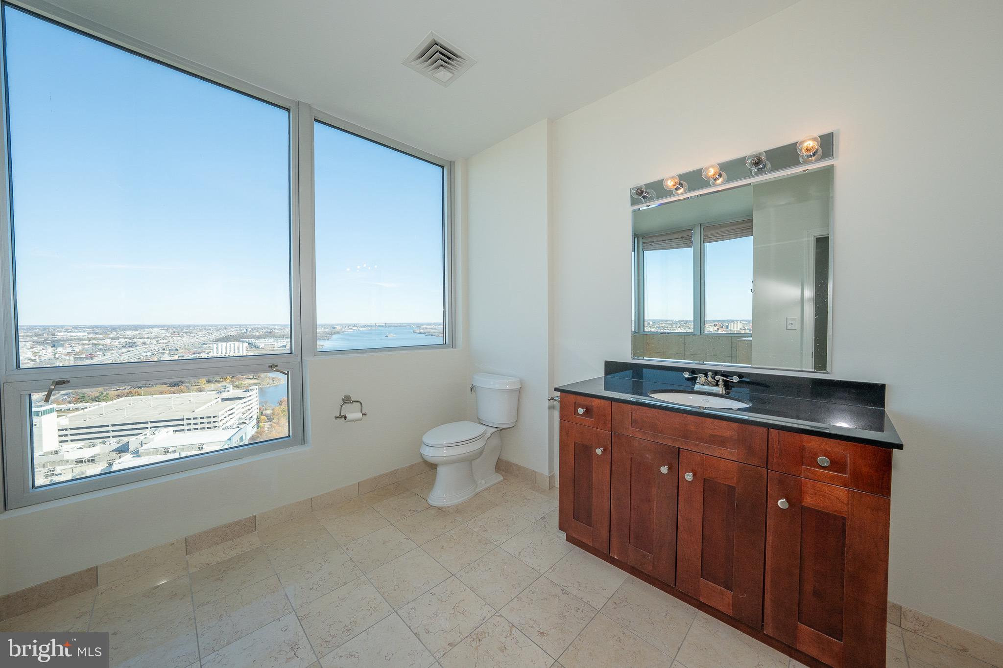 WATERFRONT SQUARE - Residential