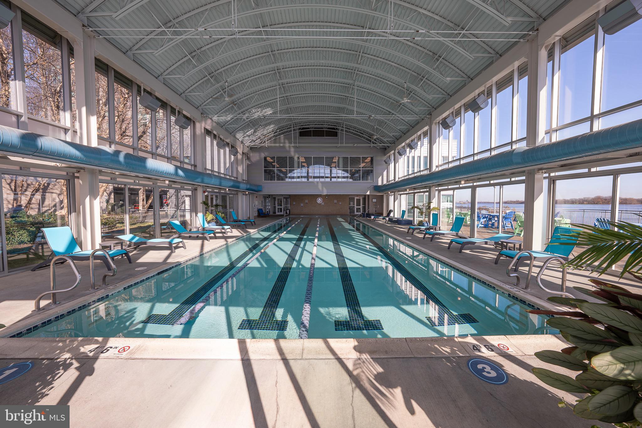 WATERFRONT SQUARE - Residential