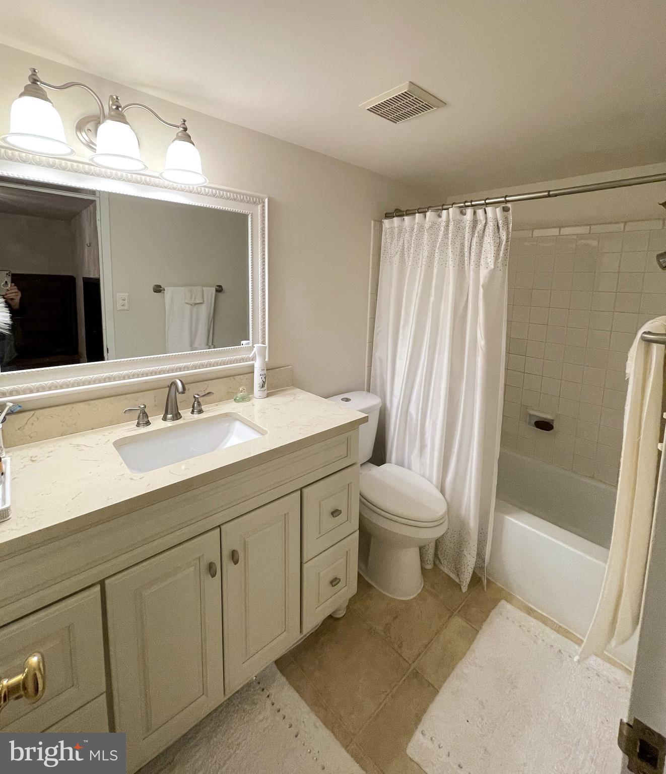 VILLA RIDGE CONDOMINIUM - Residential