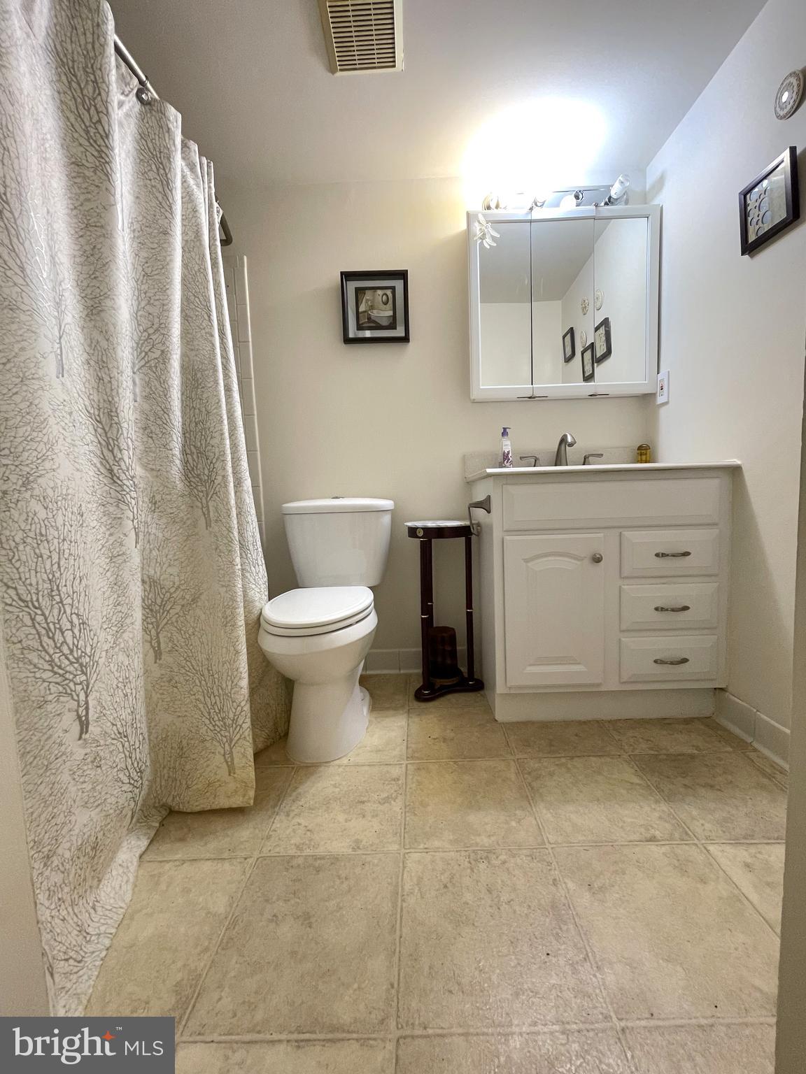 VILLA RIDGE CONDOMINIUM - Residential