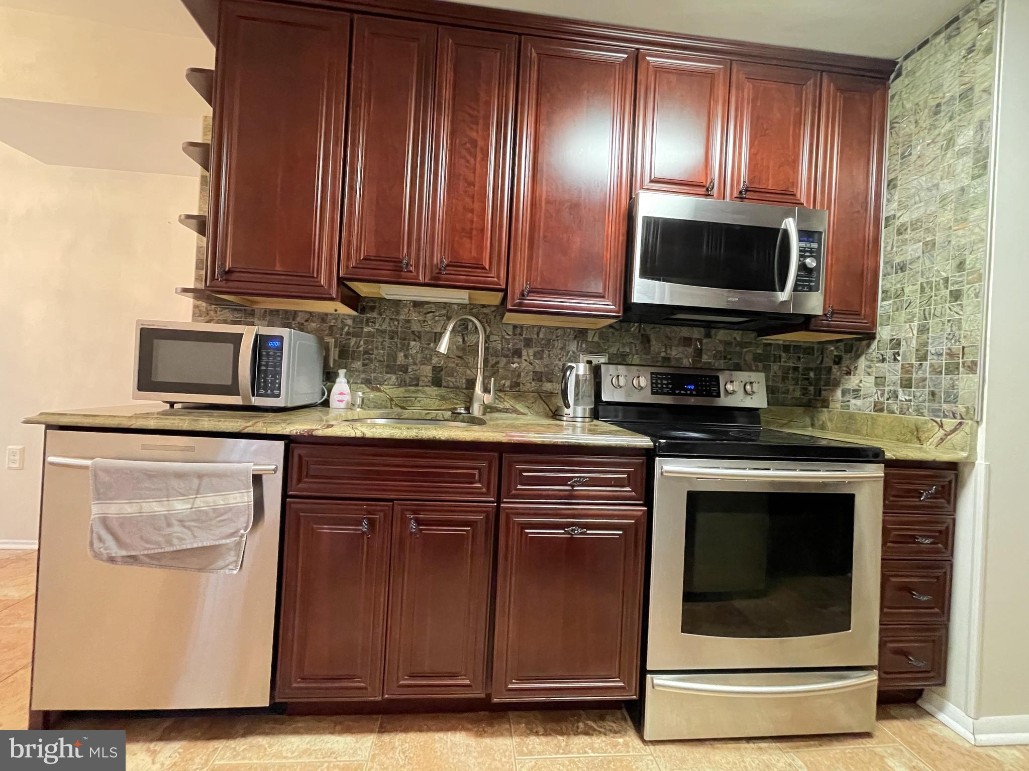 VILLA RIDGE CONDOMINIUM - Residential