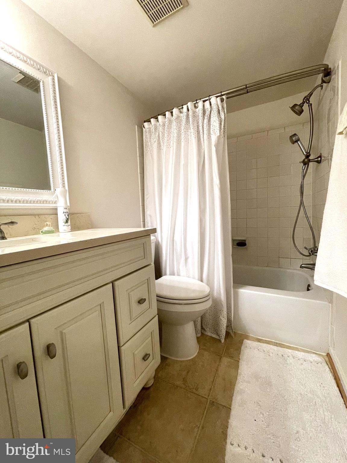 VILLA RIDGE CONDOMINIUM - Residential