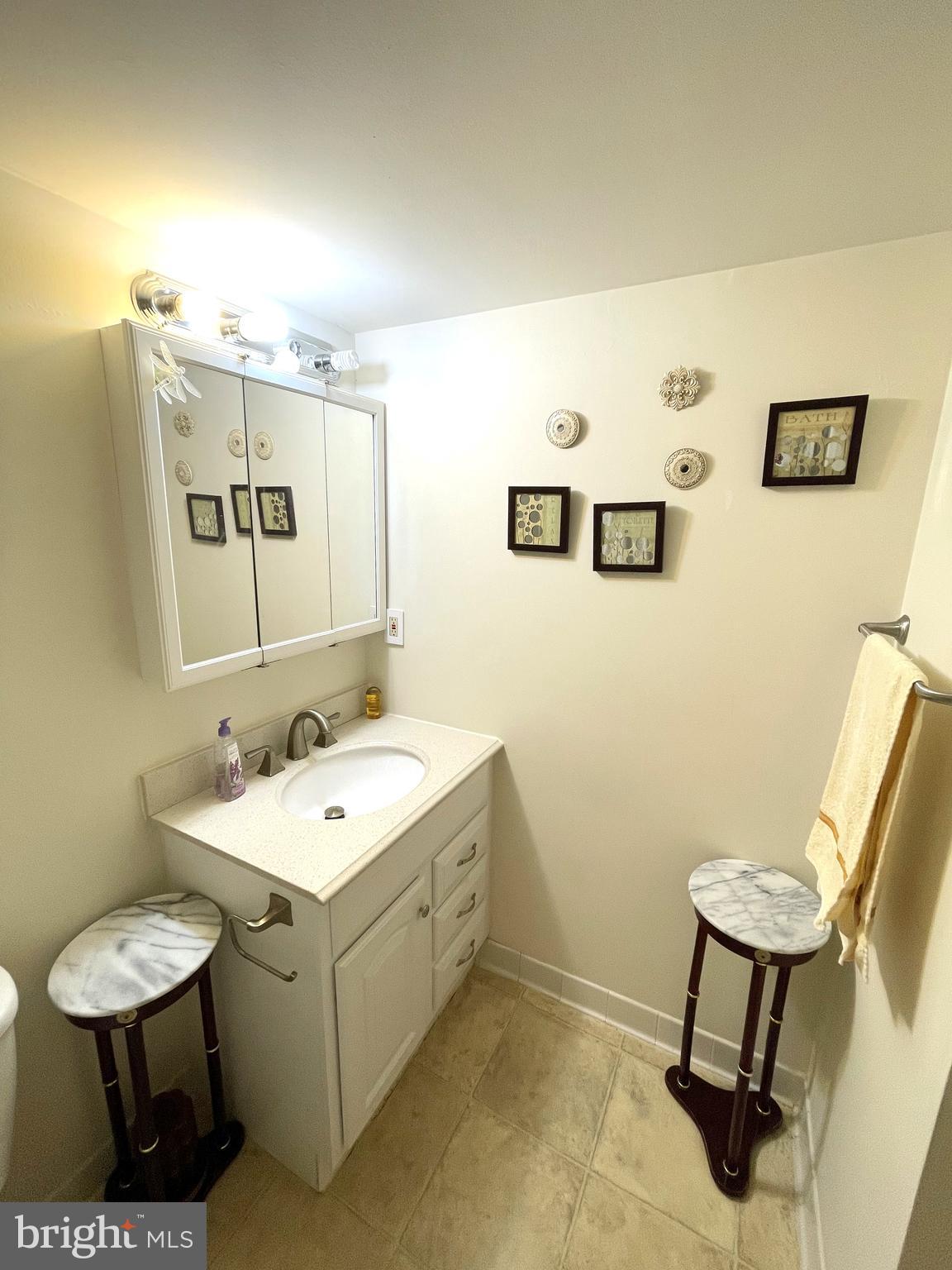 VILLA RIDGE CONDOMINIUM - Residential