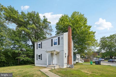Photo of 5200 59th Avenue, HYATTSVILLE, MD 20781 (MLS # MDPG2167012) Photo of 5200 59th Avenue, HYATTSVILLE, MD 20781 (MLS # MDPG2167012)