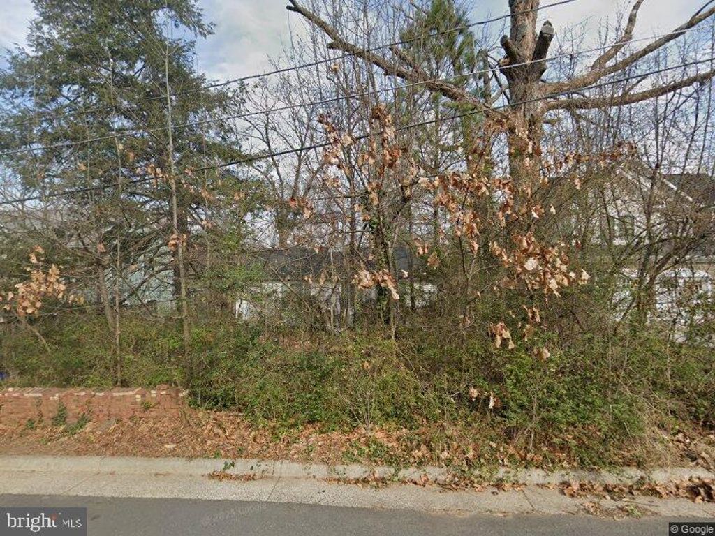 Photo of 2125 Hilltop Pl, FALLS CHURCH, VA 22043 (MLS # VAFX2273804)