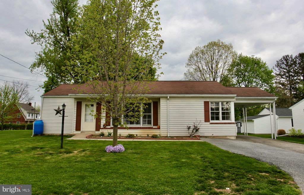 Photo of 9 SOUTH AVE, LANDISVILLE, PA 17538 (MLS # PALA2033708)