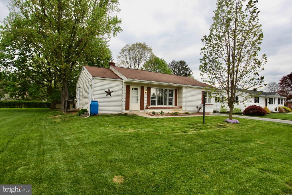 Photo of 9 SOUTH AVE, LANDISVILLE, PA 17538 (MLS # PALA2033708)
