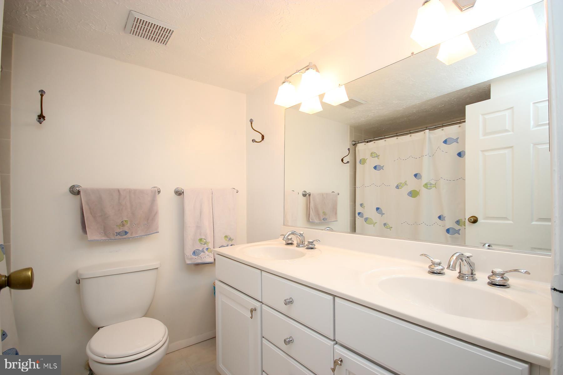 WOODFORD OAKS - Residential Lease