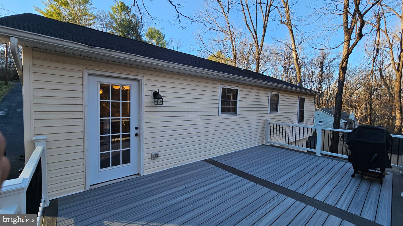 SHEN SHORES - Residential