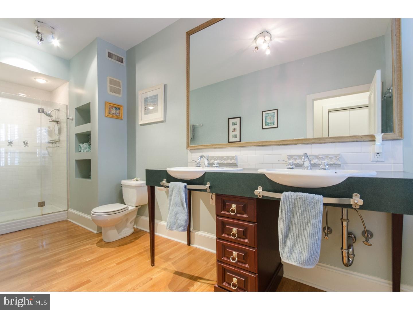 SOCIETY HILL - Residential