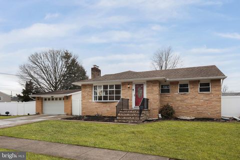 105 KENTUCKY AVENUE HAMILTON NJ 08619