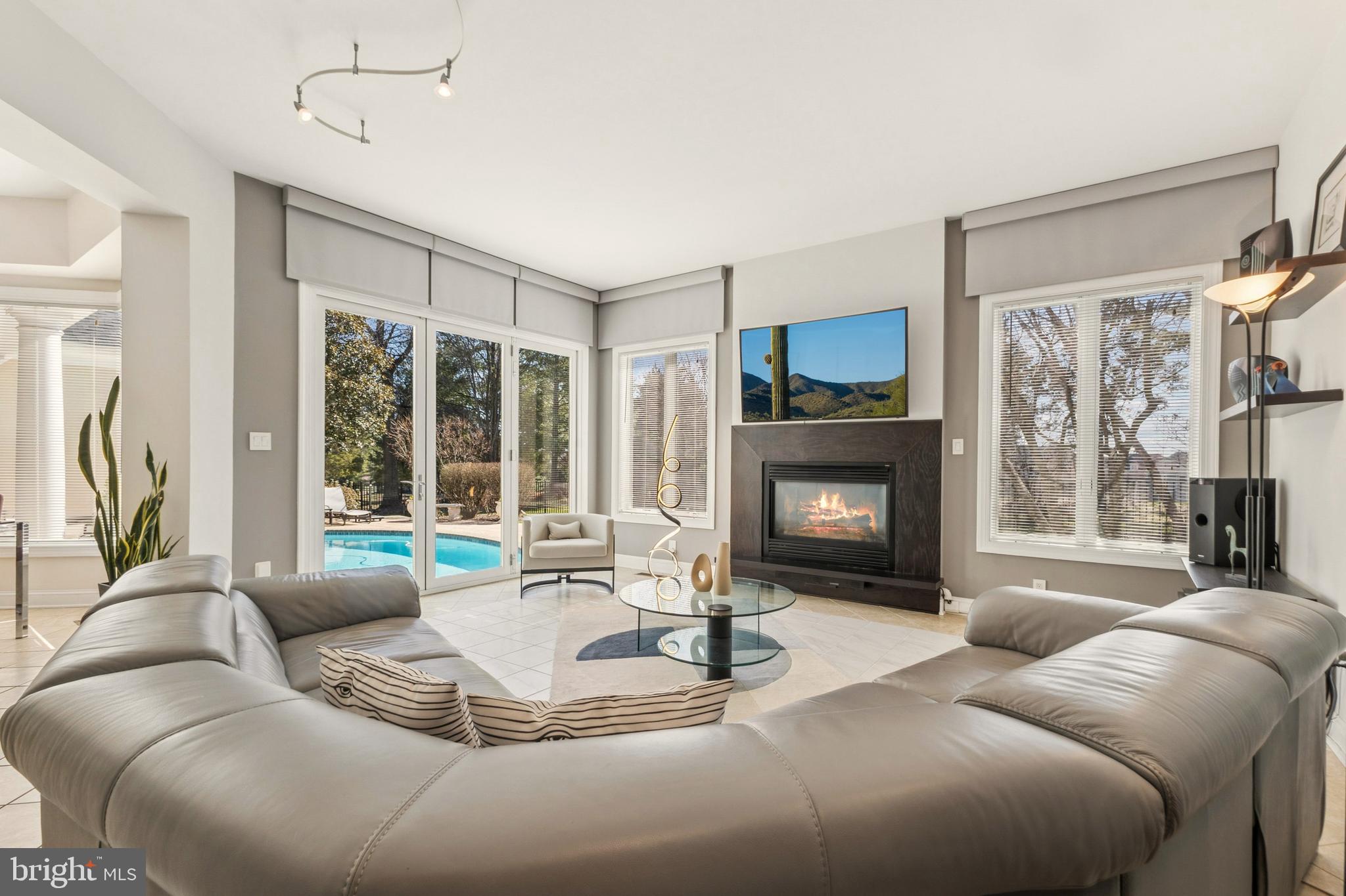 LAKE MANASSAS - Residential