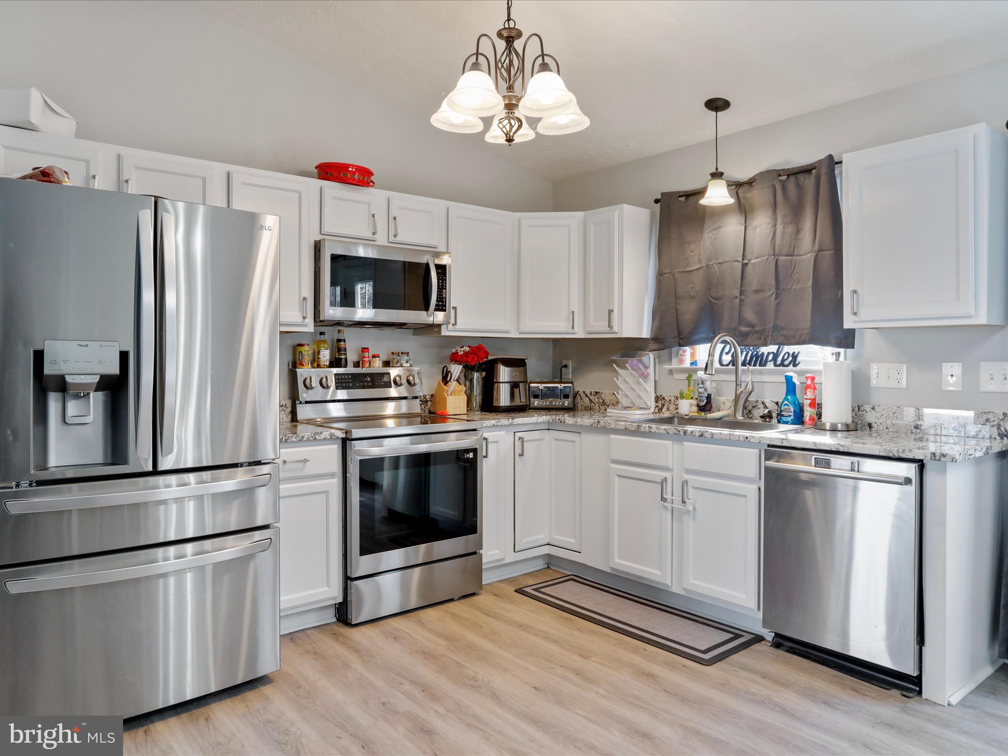 524 STONEWALL STREET