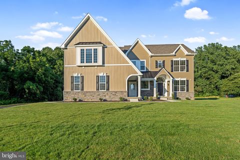 Photo of 129 Ayshire Drive #SOMERSET FLOORPLAN, MIDDLETOWN, DE 19709 (MLS # DENC495462)