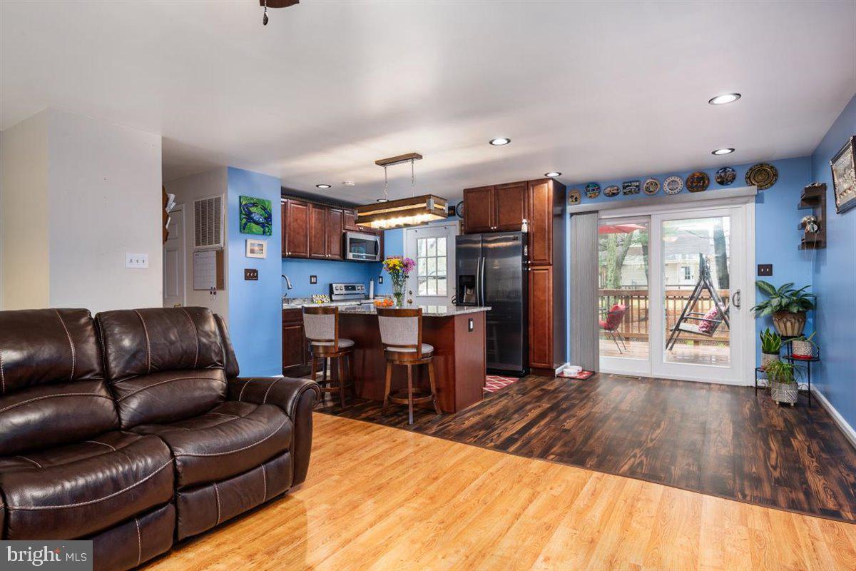 THE PROVINCES - Residential