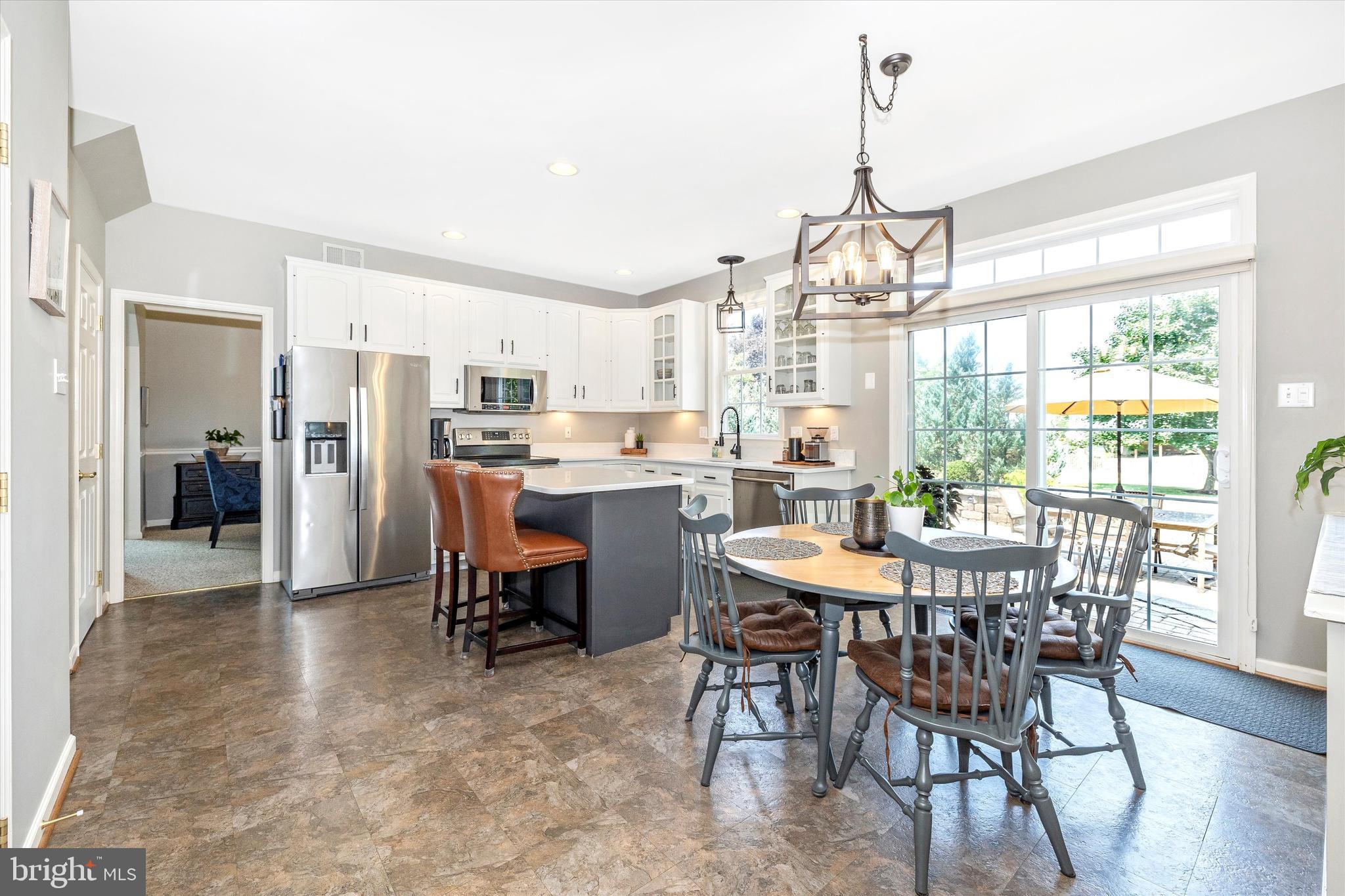 CREEKSIDE PARK - Residential