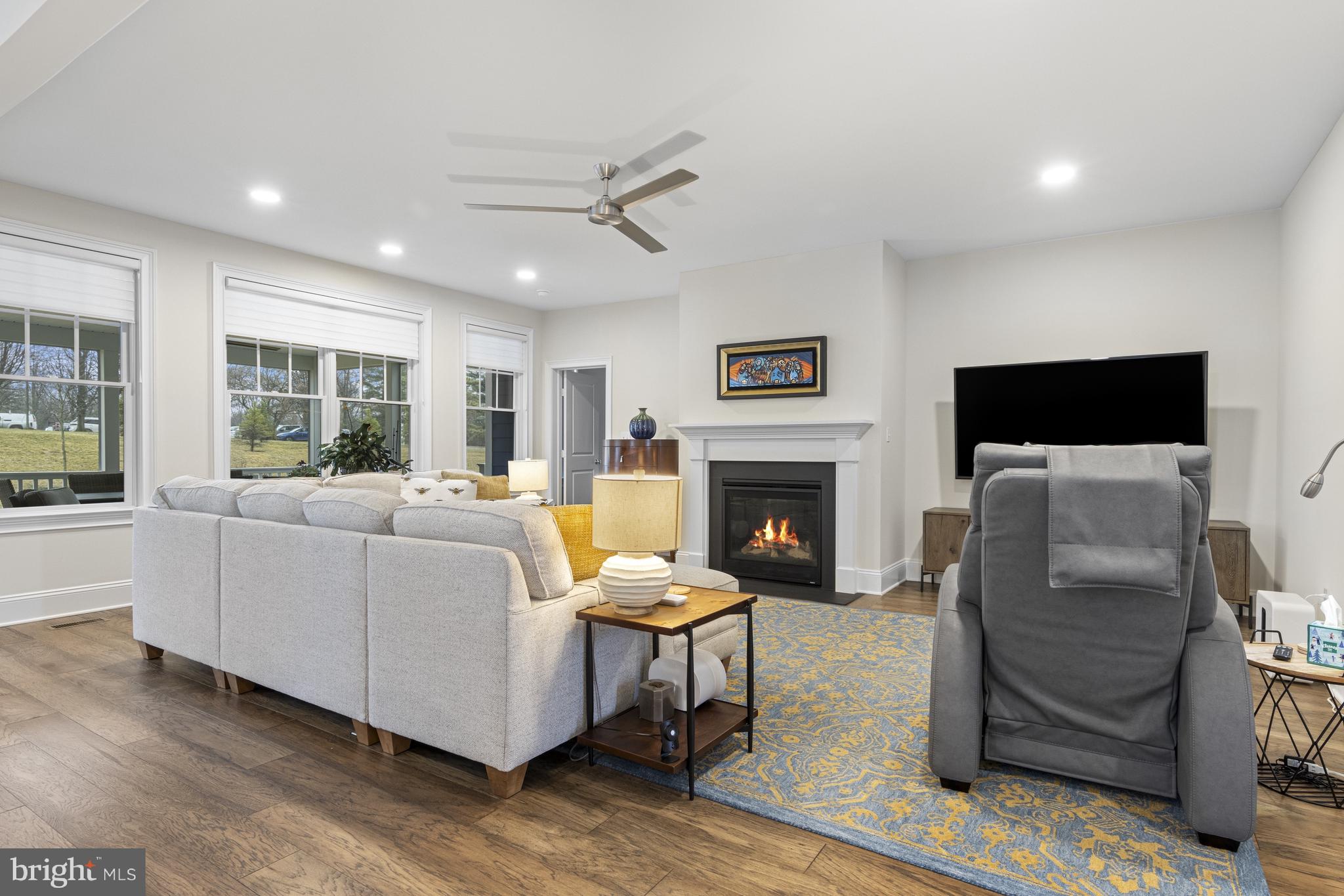 THE VILLAGES AT NORTHRIDGE - Residential