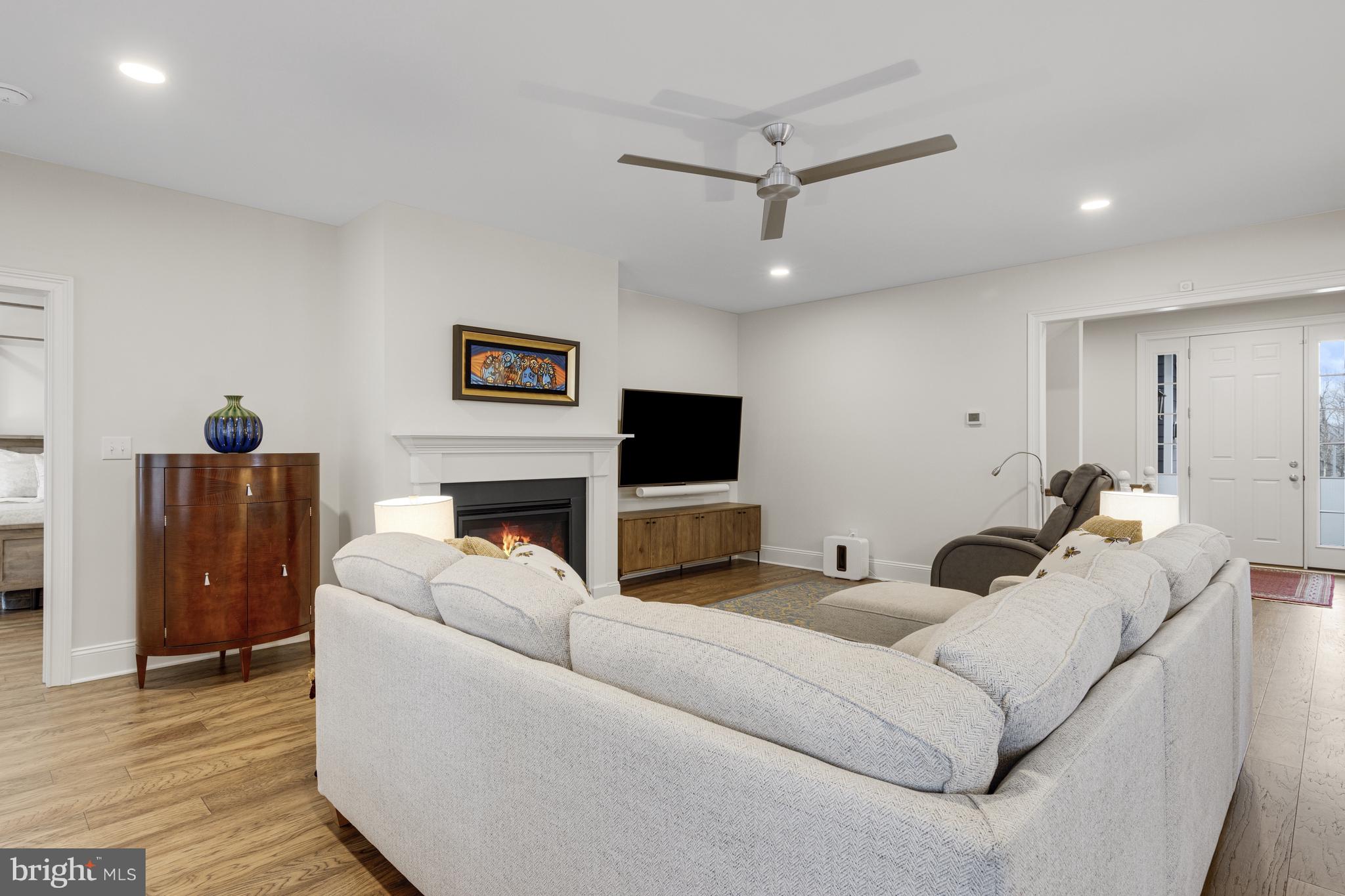 THE VILLAGES AT NORTHRIDGE - Residential