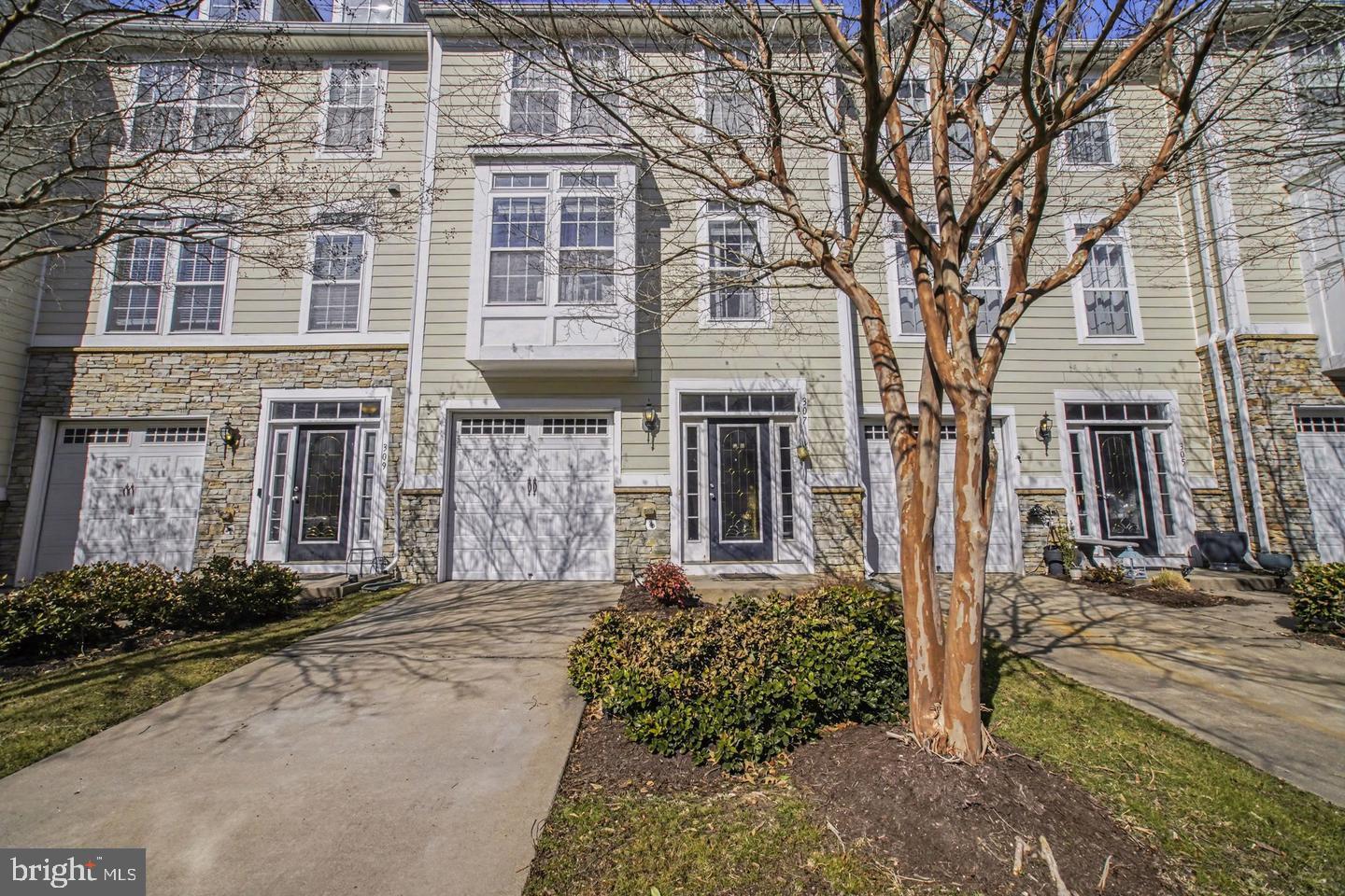 307 MONROE POINT DR