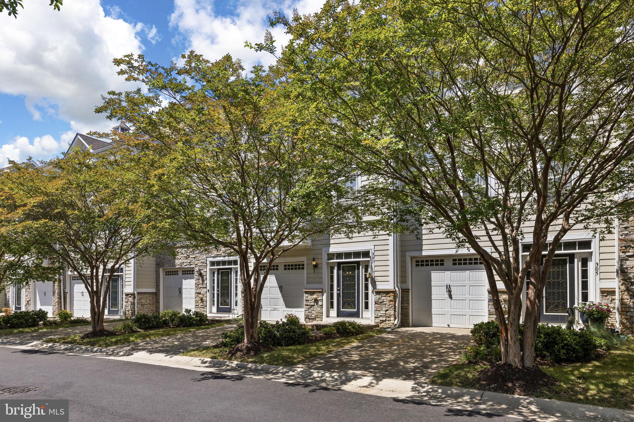307 MONROE POINT DR