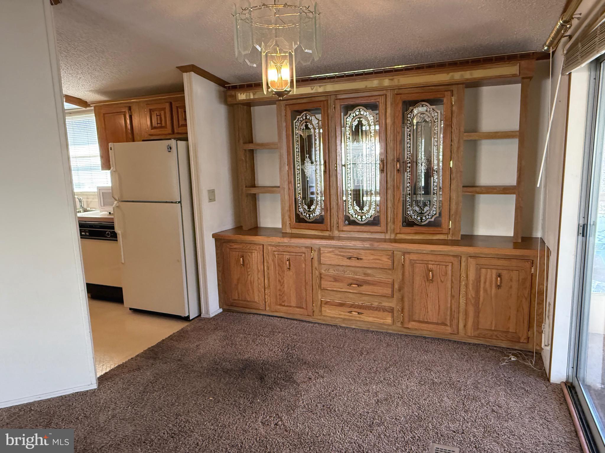 COUNTRY MANOR FARMS - Residential