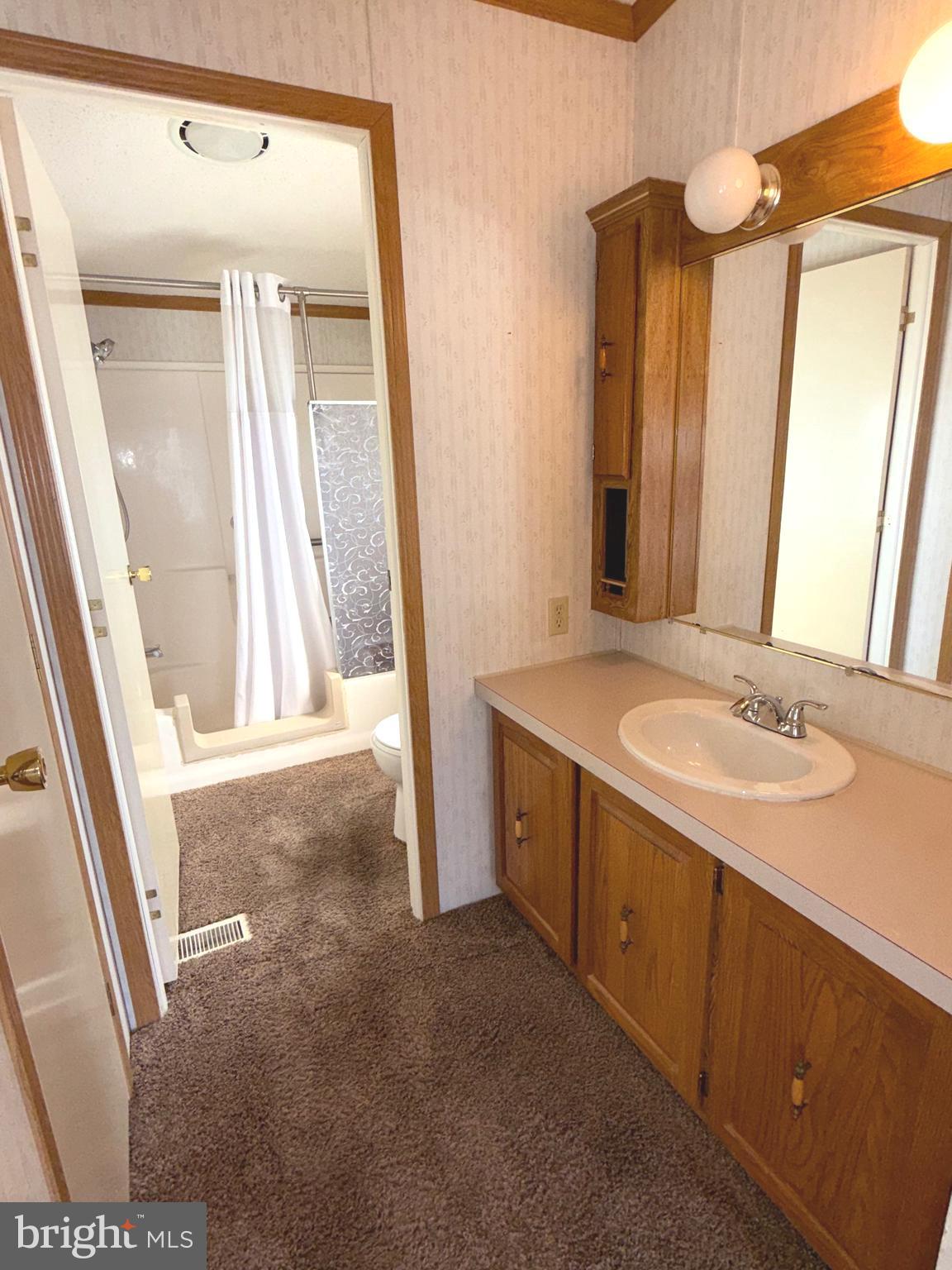 COUNTRY MANOR FARMS - Residential