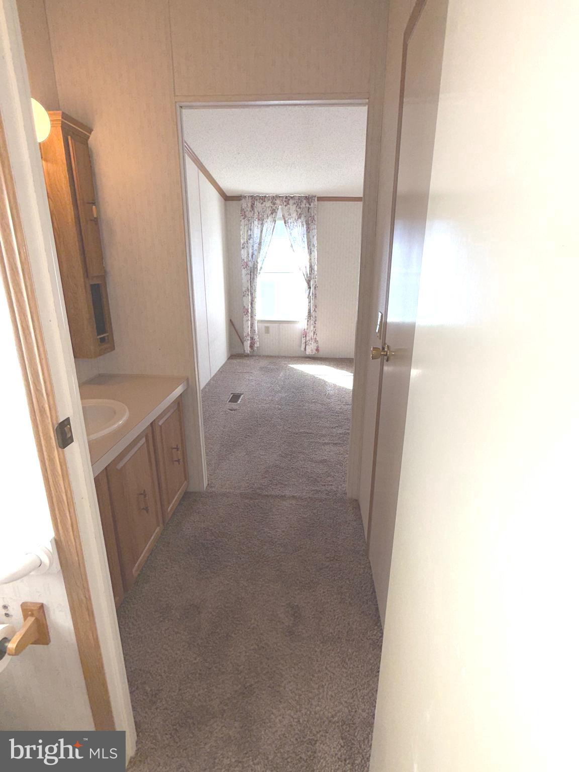 COUNTRY MANOR FARMS - Residential