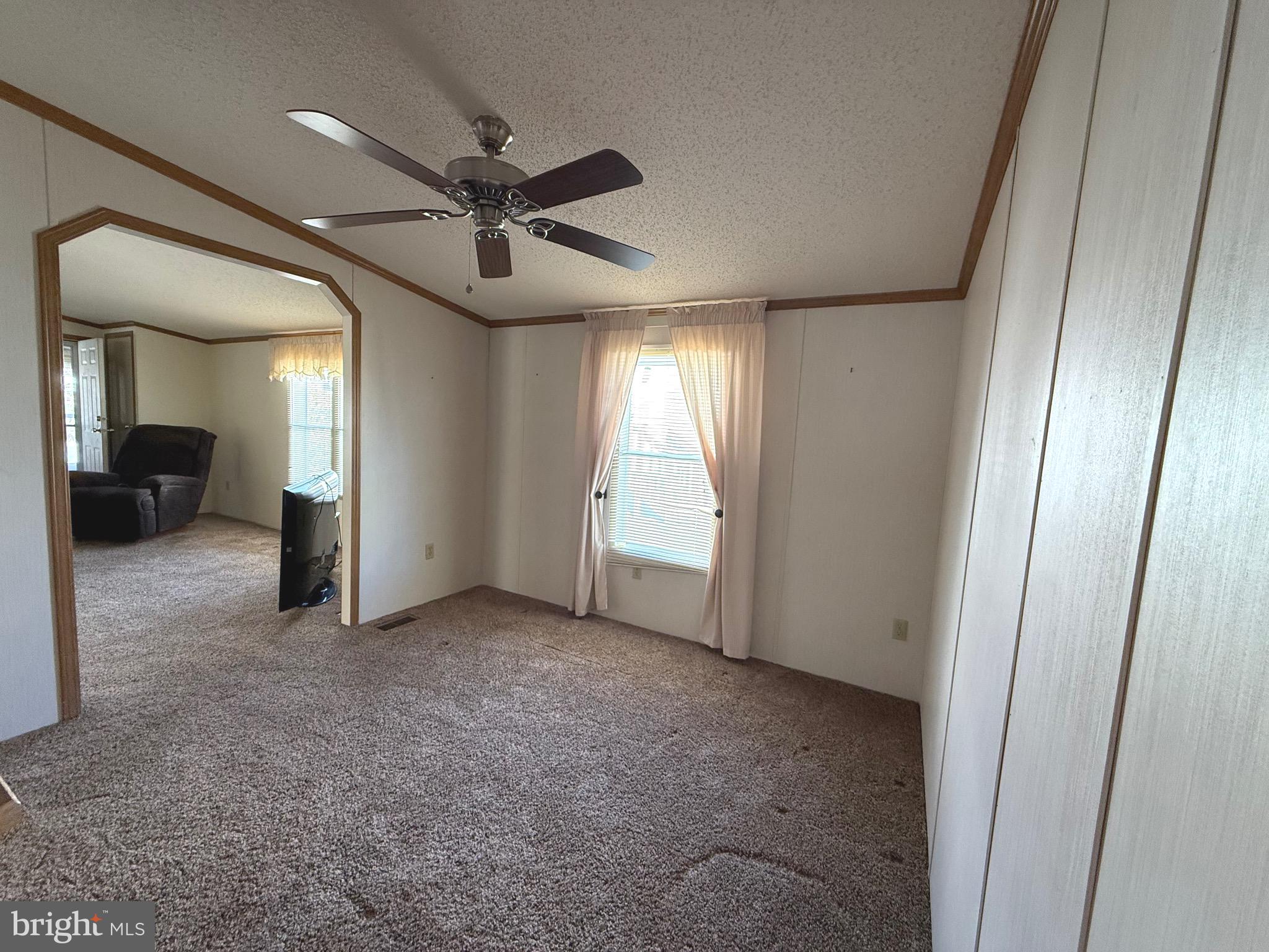 COUNTRY MANOR FARMS - Residential