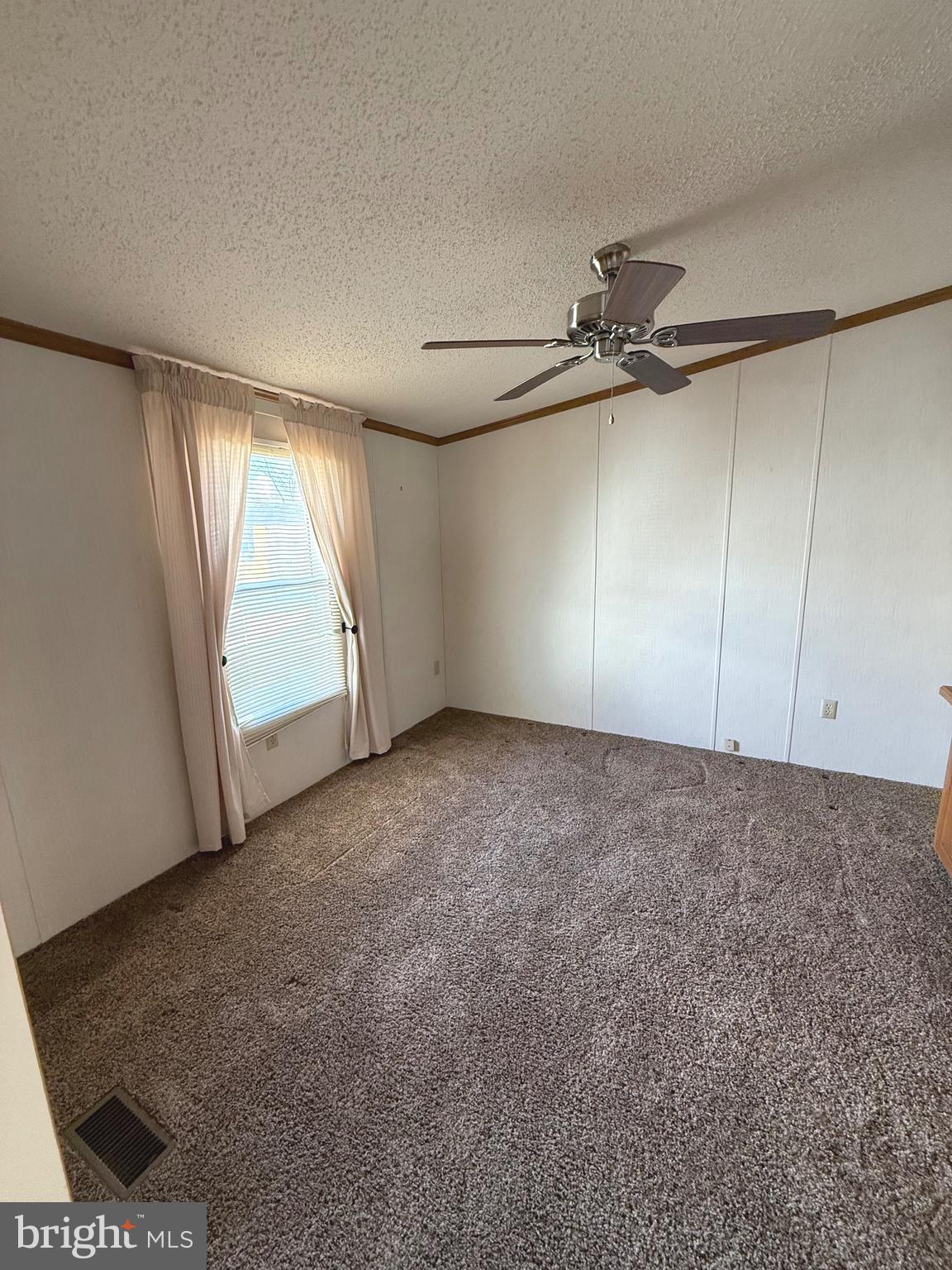 COUNTRY MANOR FARMS - Residential