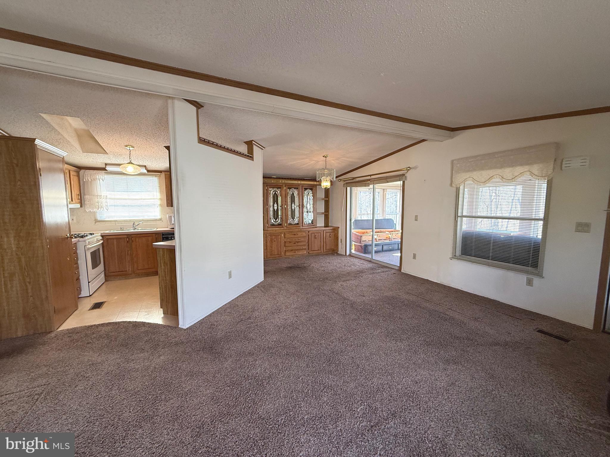 COUNTRY MANOR FARMS - Residential