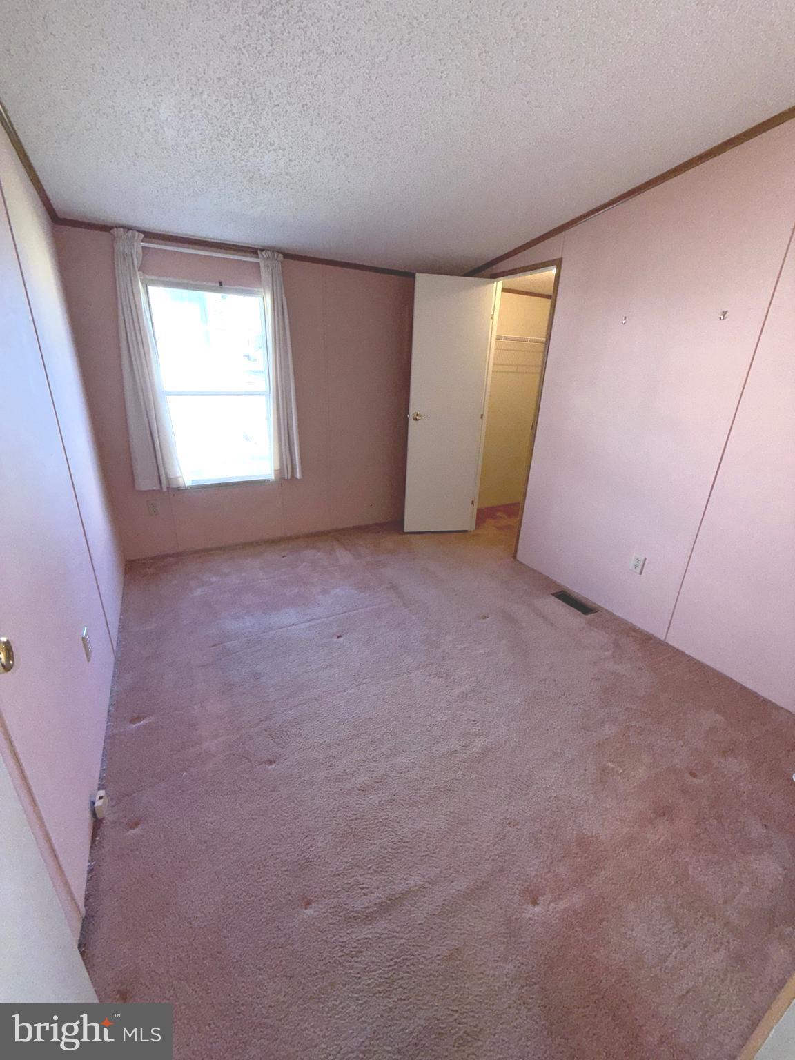 COUNTRY MANOR FARMS - Residential