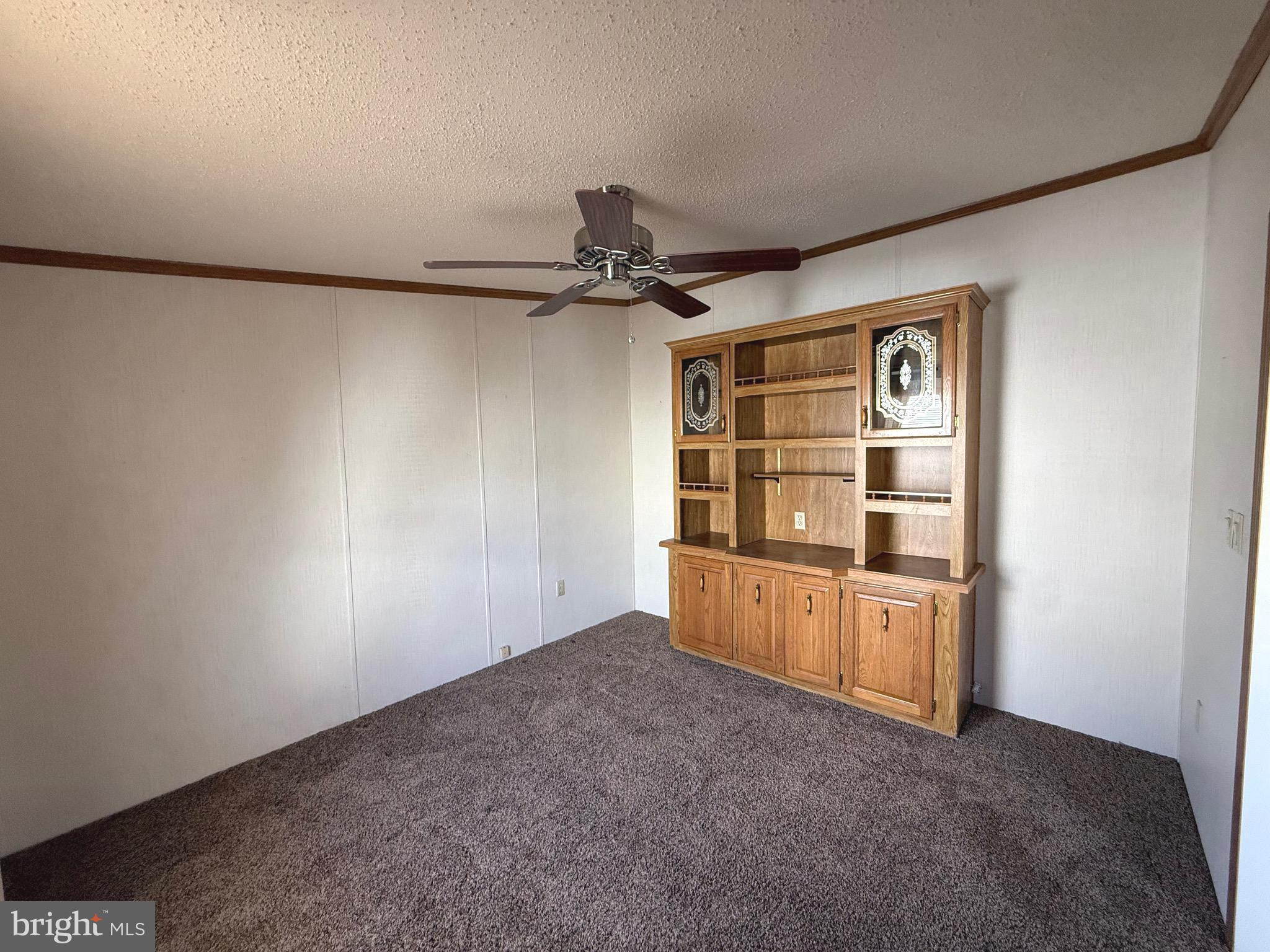 COUNTRY MANOR FARMS - Residential