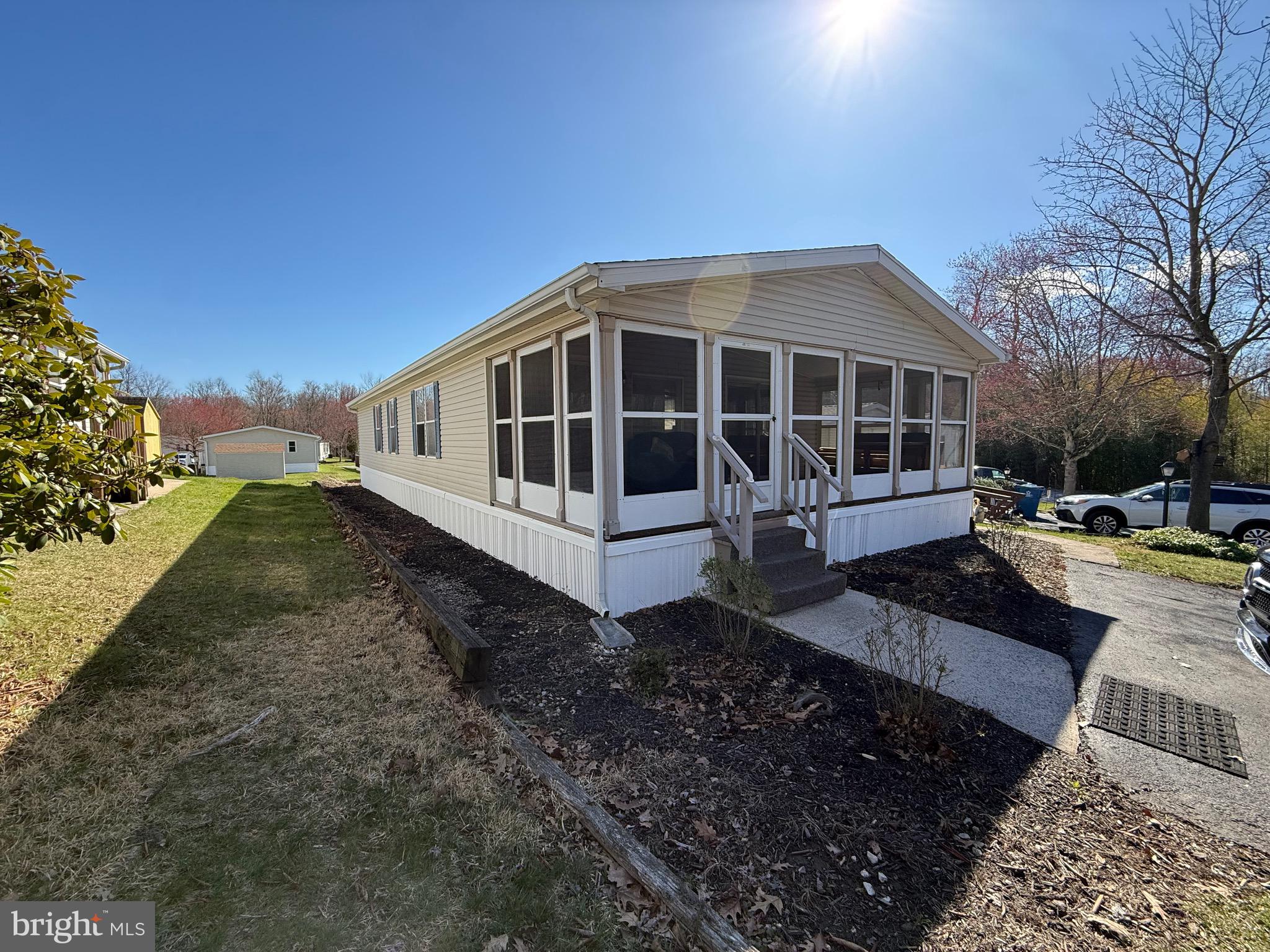 COUNTRY MANOR FARMS - Residential