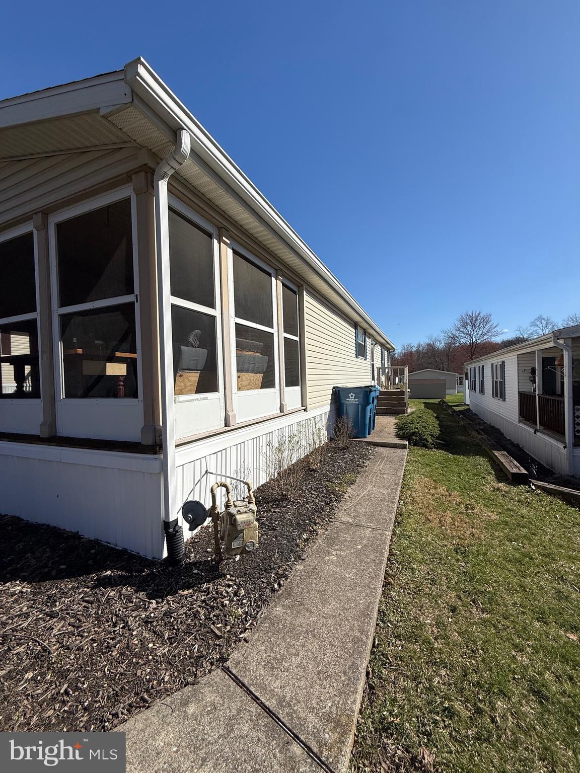 COUNTRY MANOR FARMS - Residential