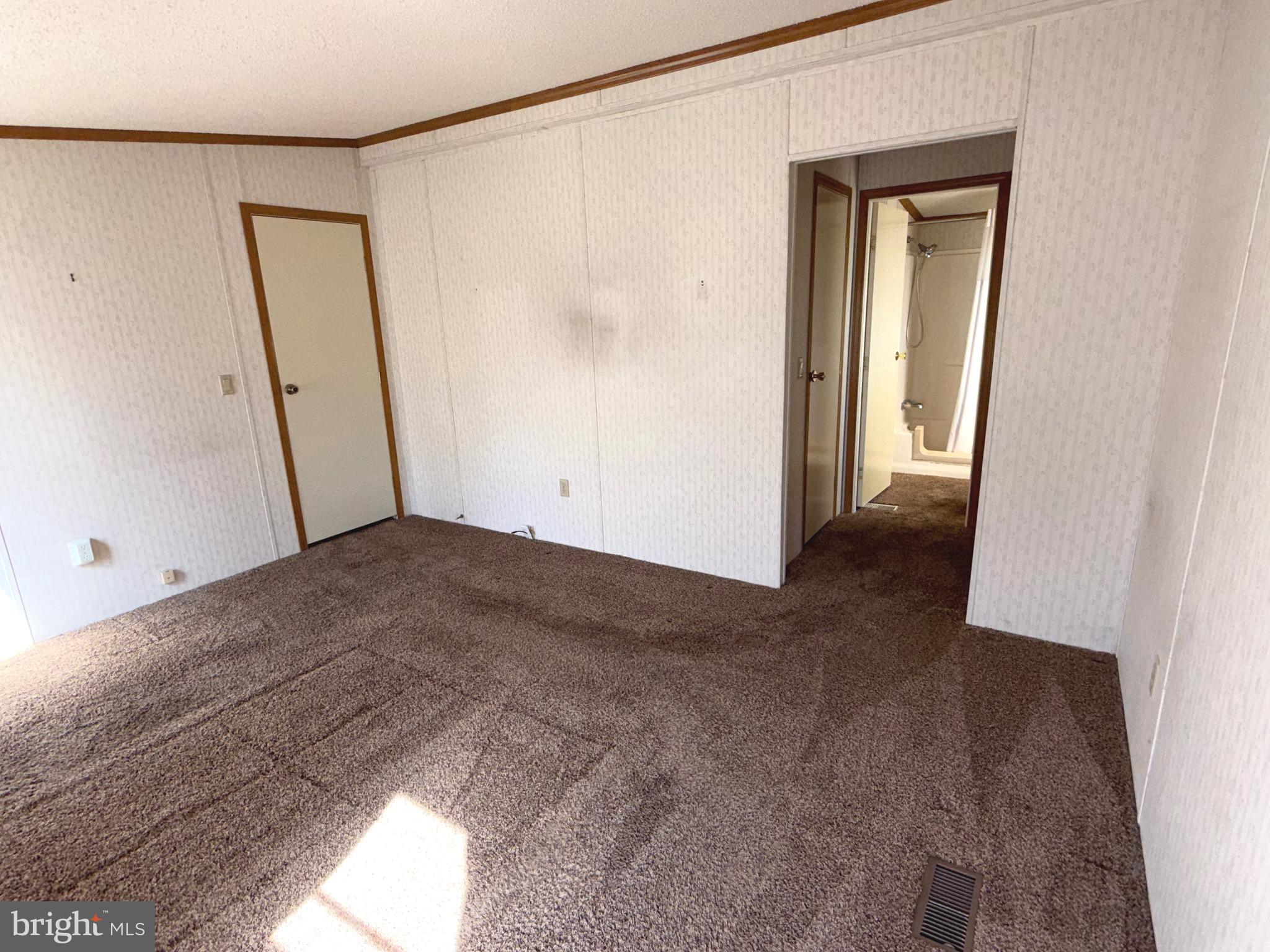 COUNTRY MANOR FARMS - Residential