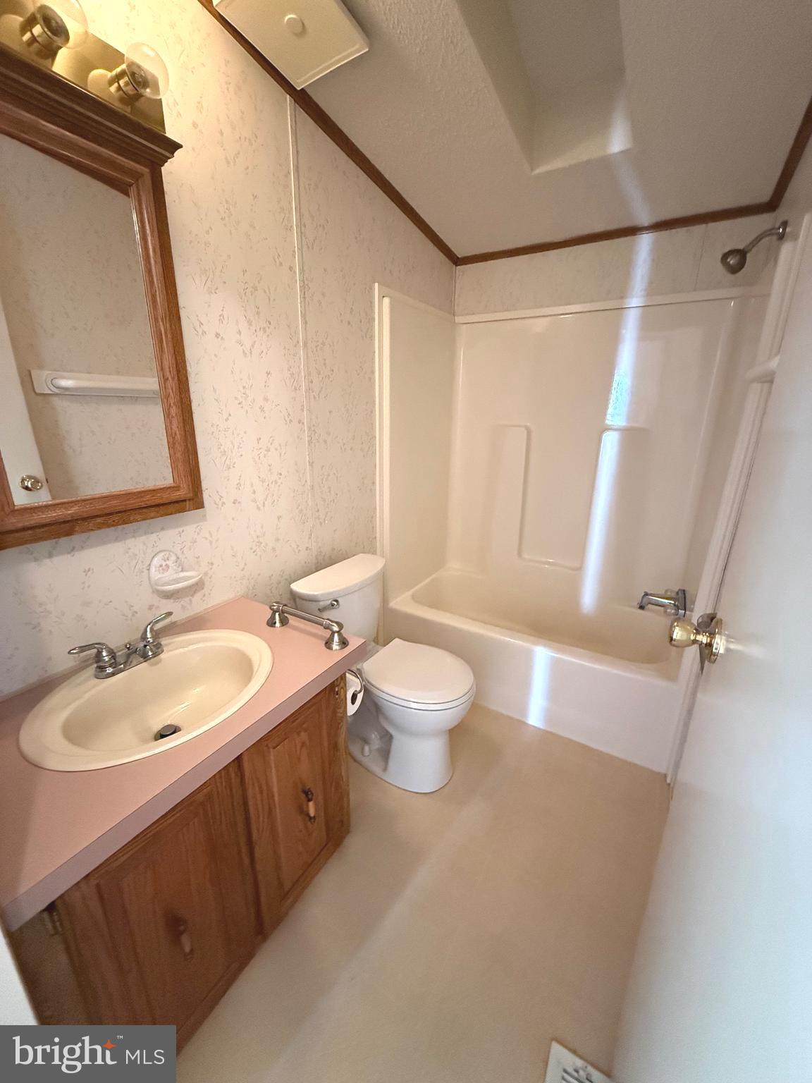 COUNTRY MANOR FARMS - Residential