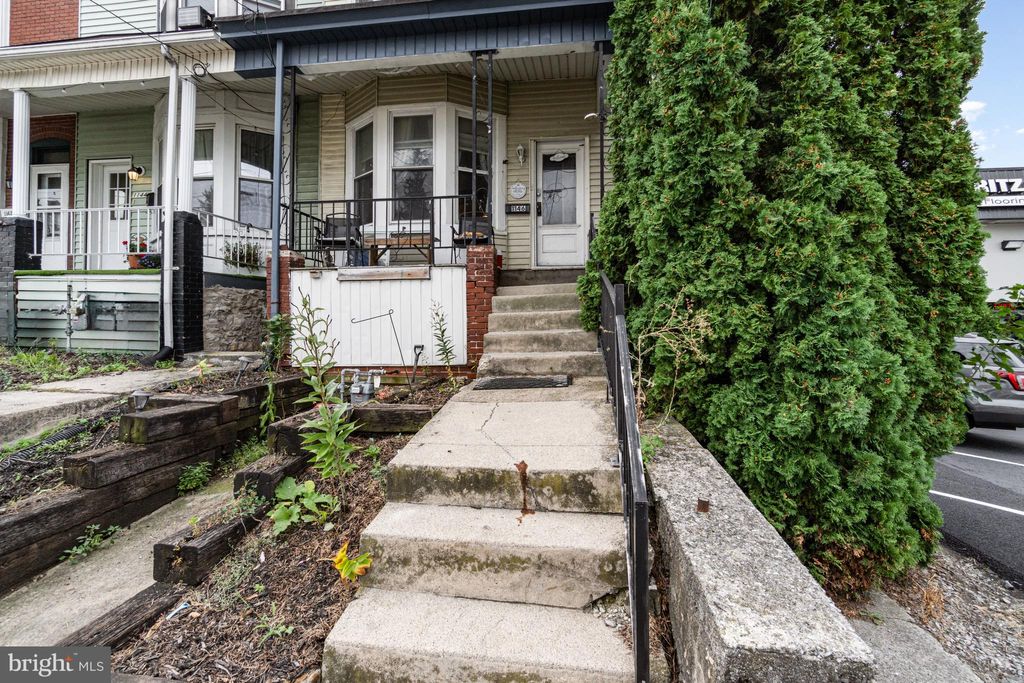 Photo of 1146 Chestnut Street, LEBANON, PA 17042 (MLS # PALN2023048)