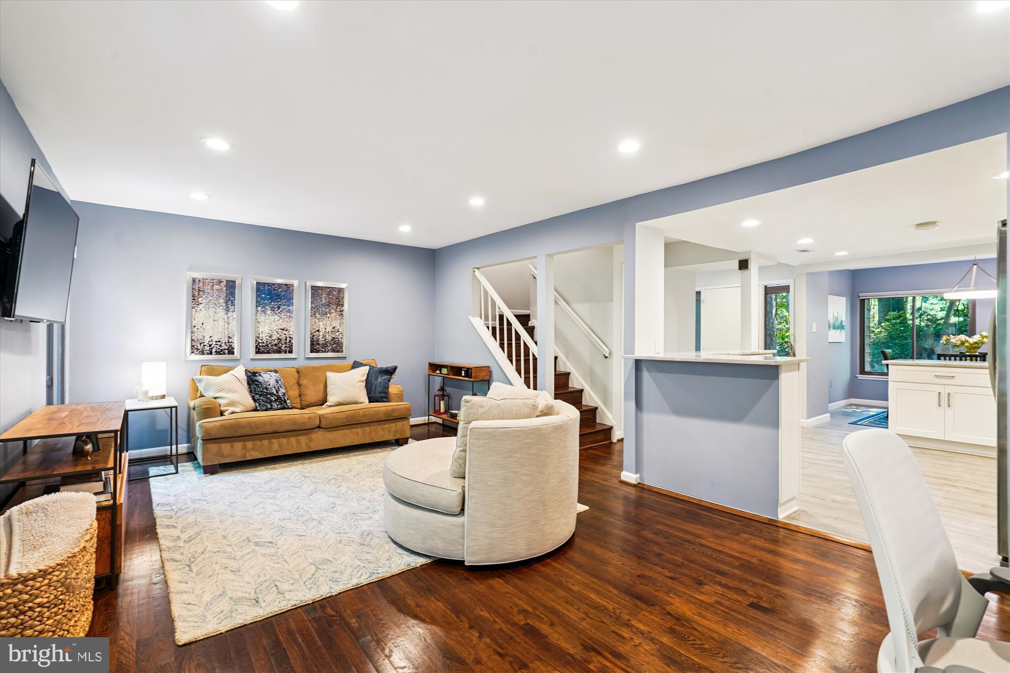 RESTON - Residential