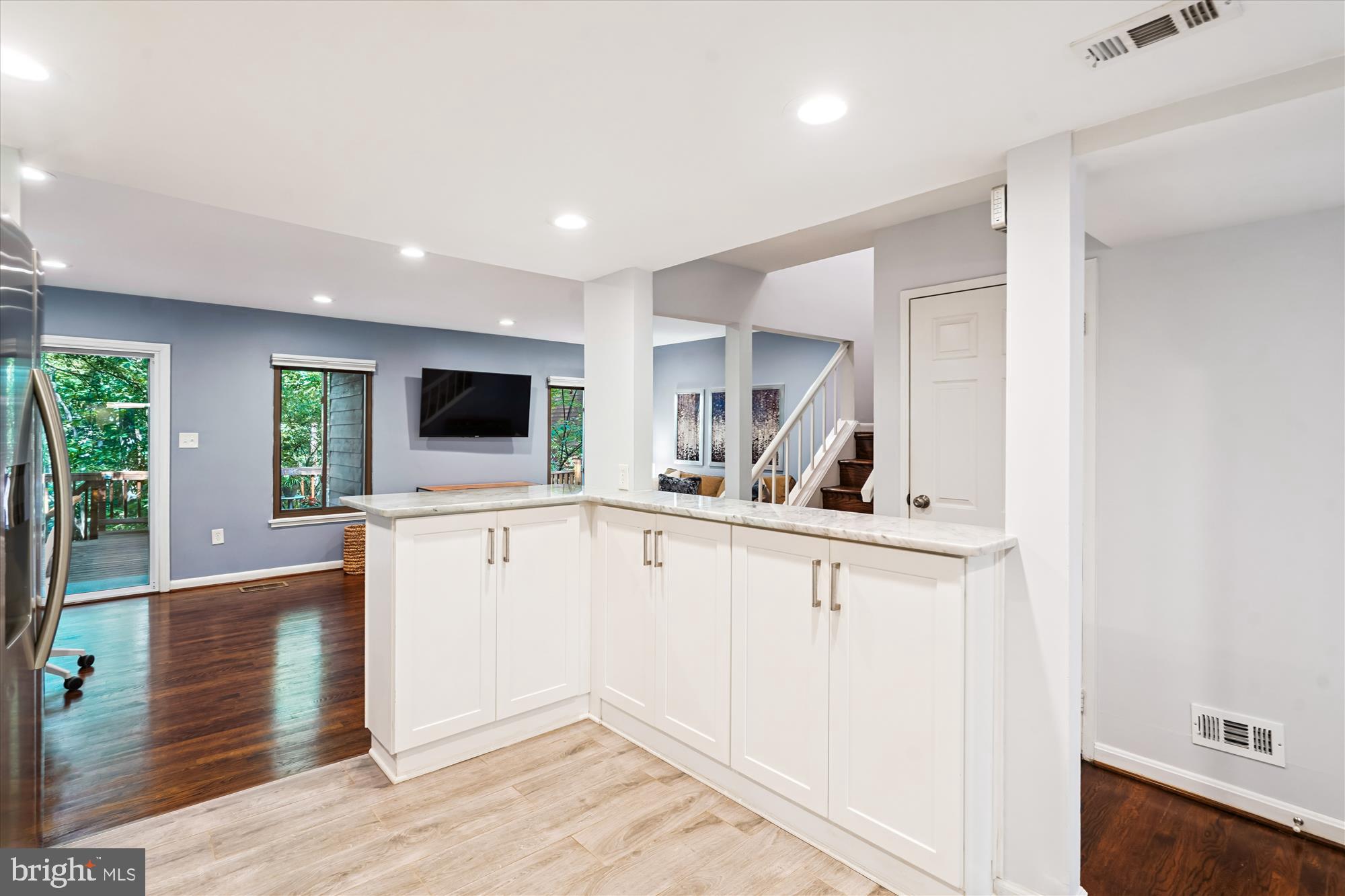 RESTON - Residential