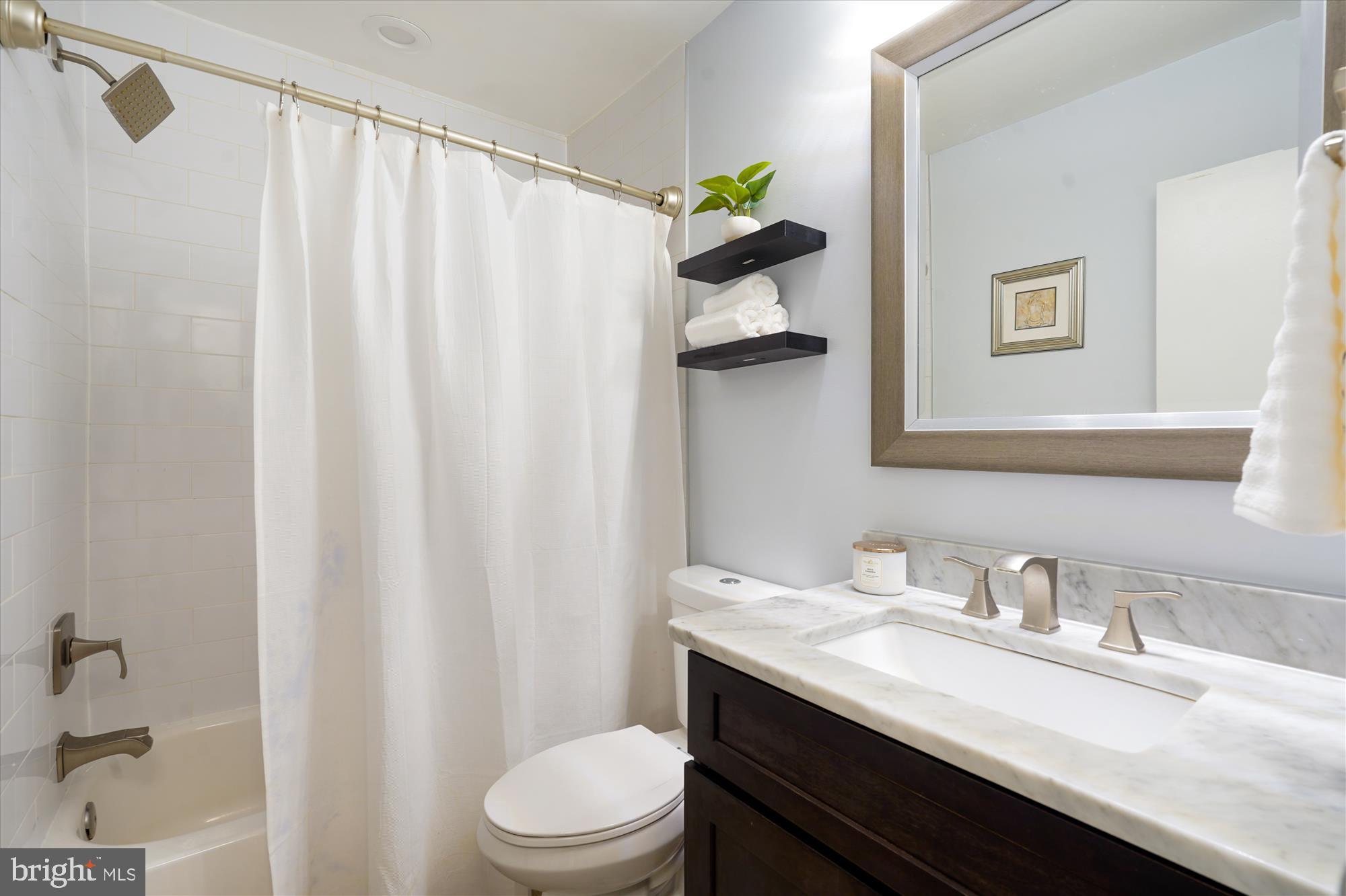 RESTON - Residential