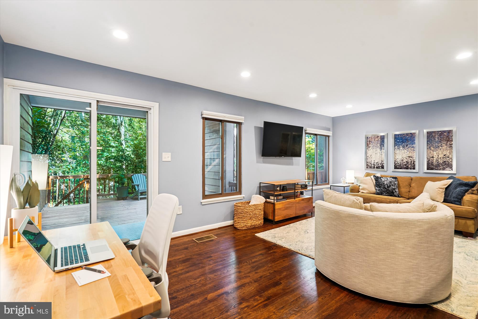 RESTON - Residential