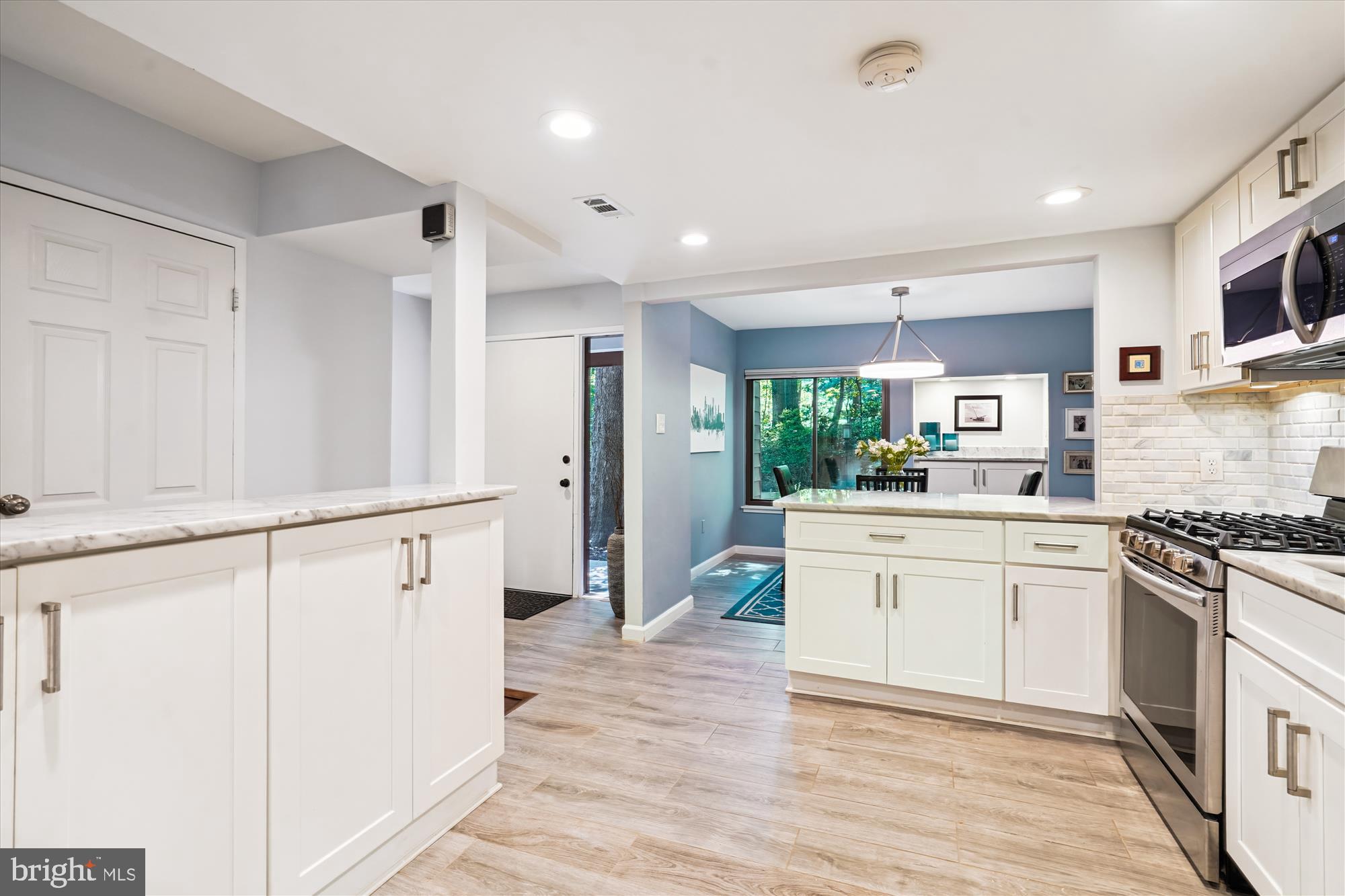 RESTON - Residential